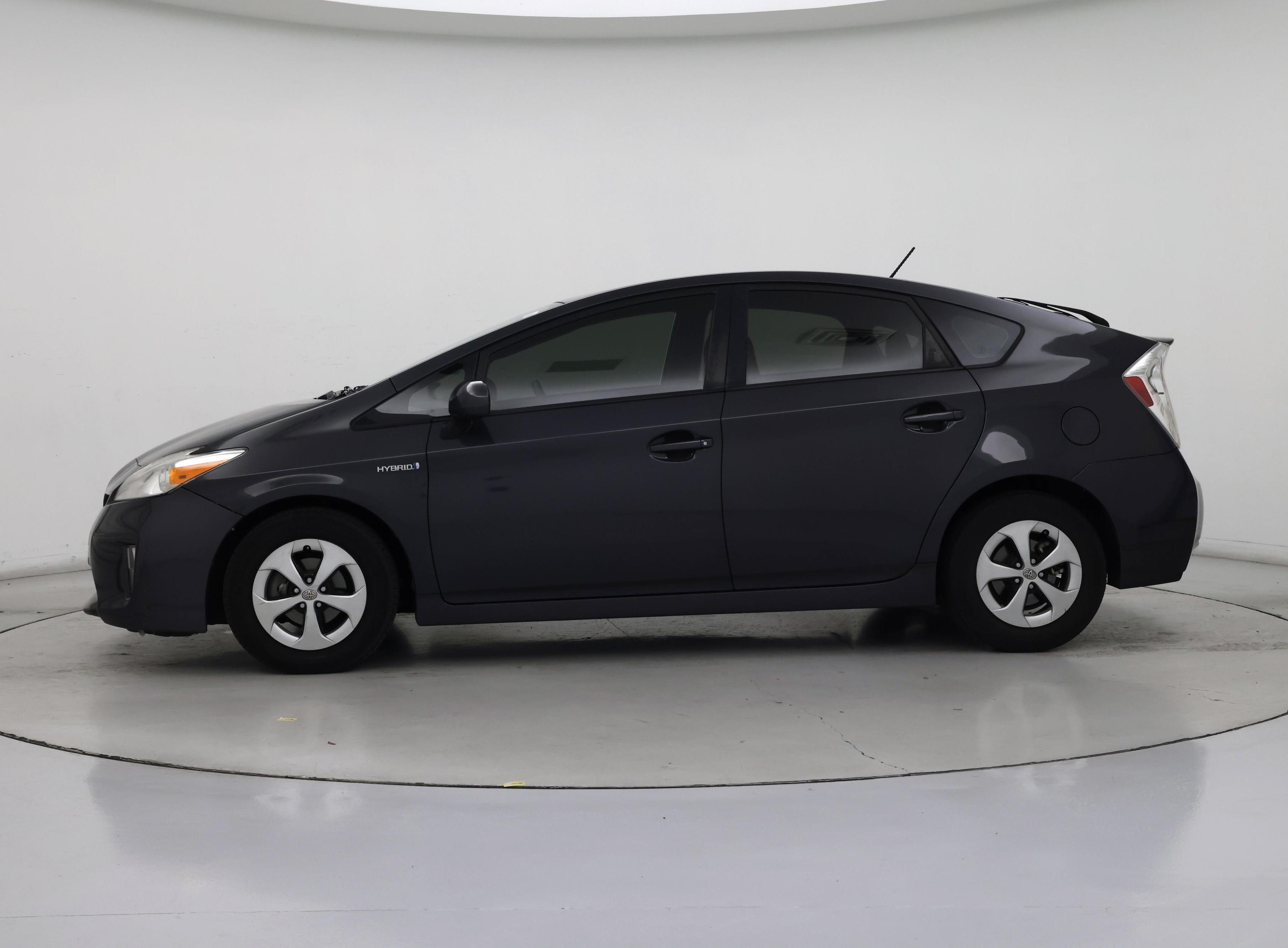 Thumbnail: 2015 Toyota Prius - 3