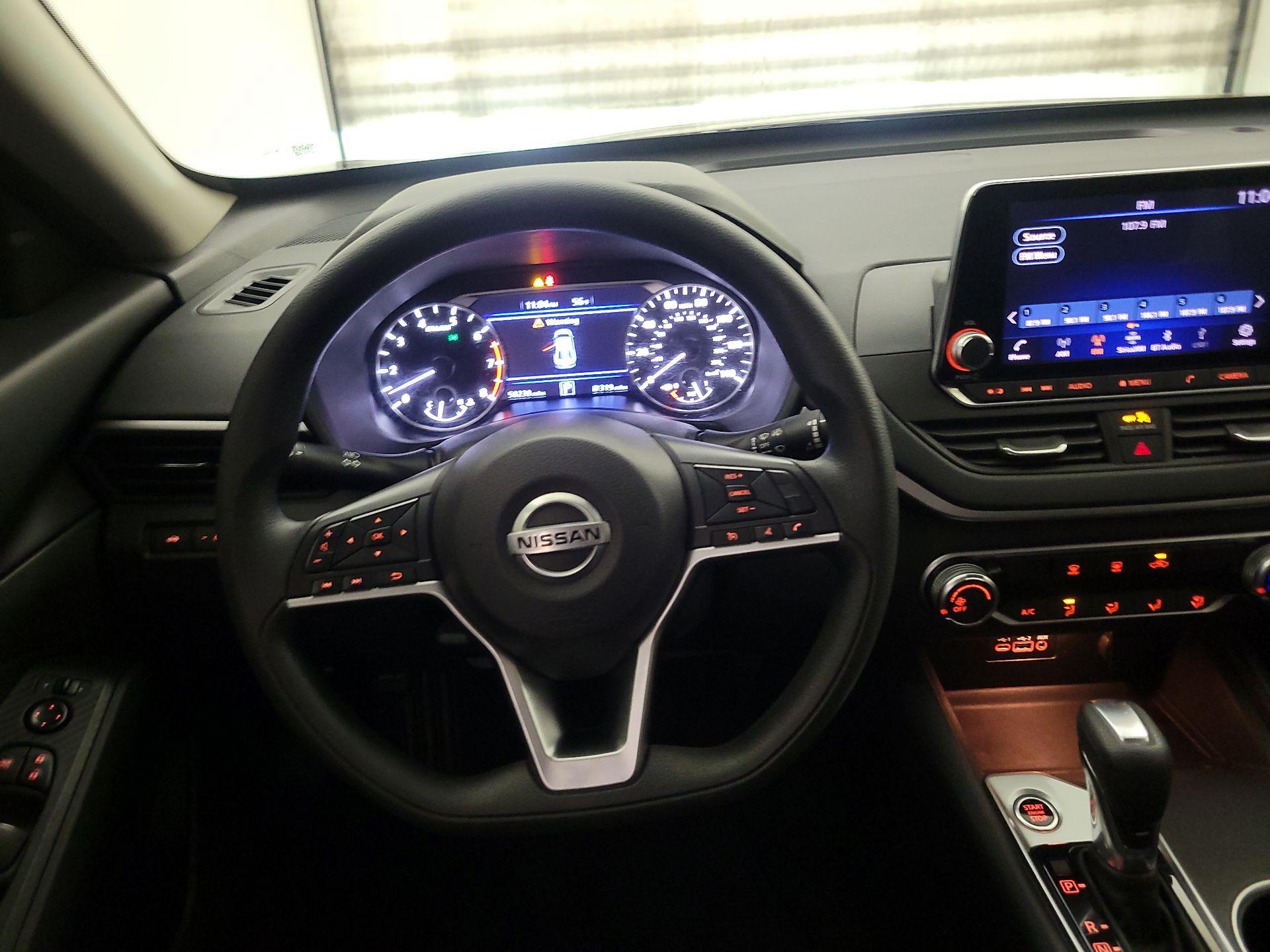 Thumbnail: 2022 Nissan Altima - 10