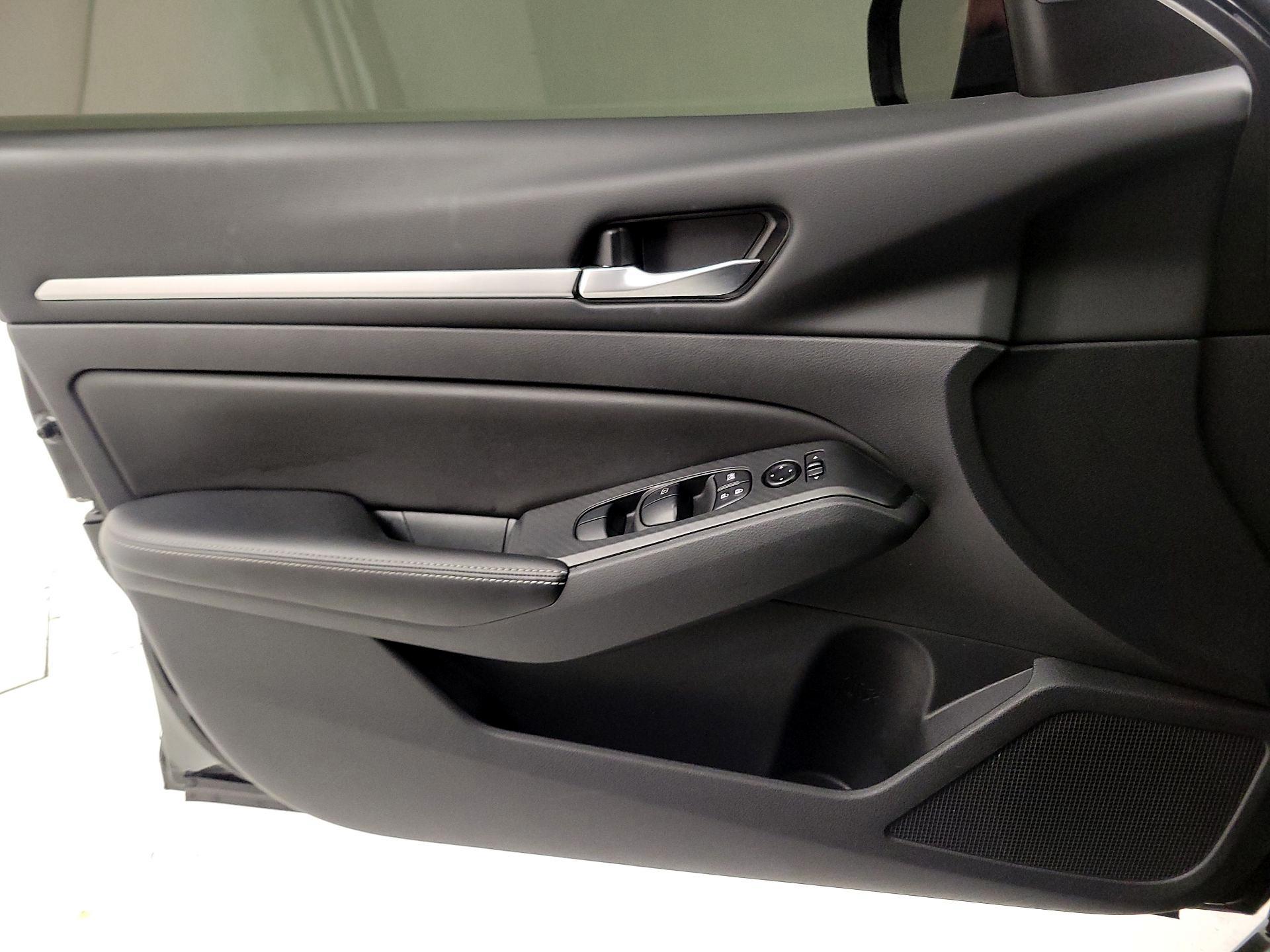 Thumbnail: 2022 Nissan Altima - 12