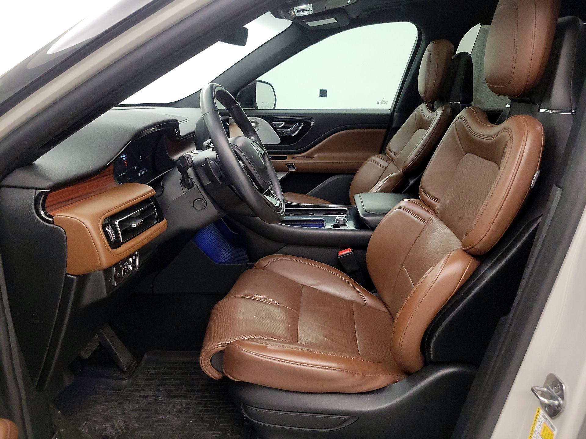 Thumbnail: 2020 Lincoln Aviator - 11