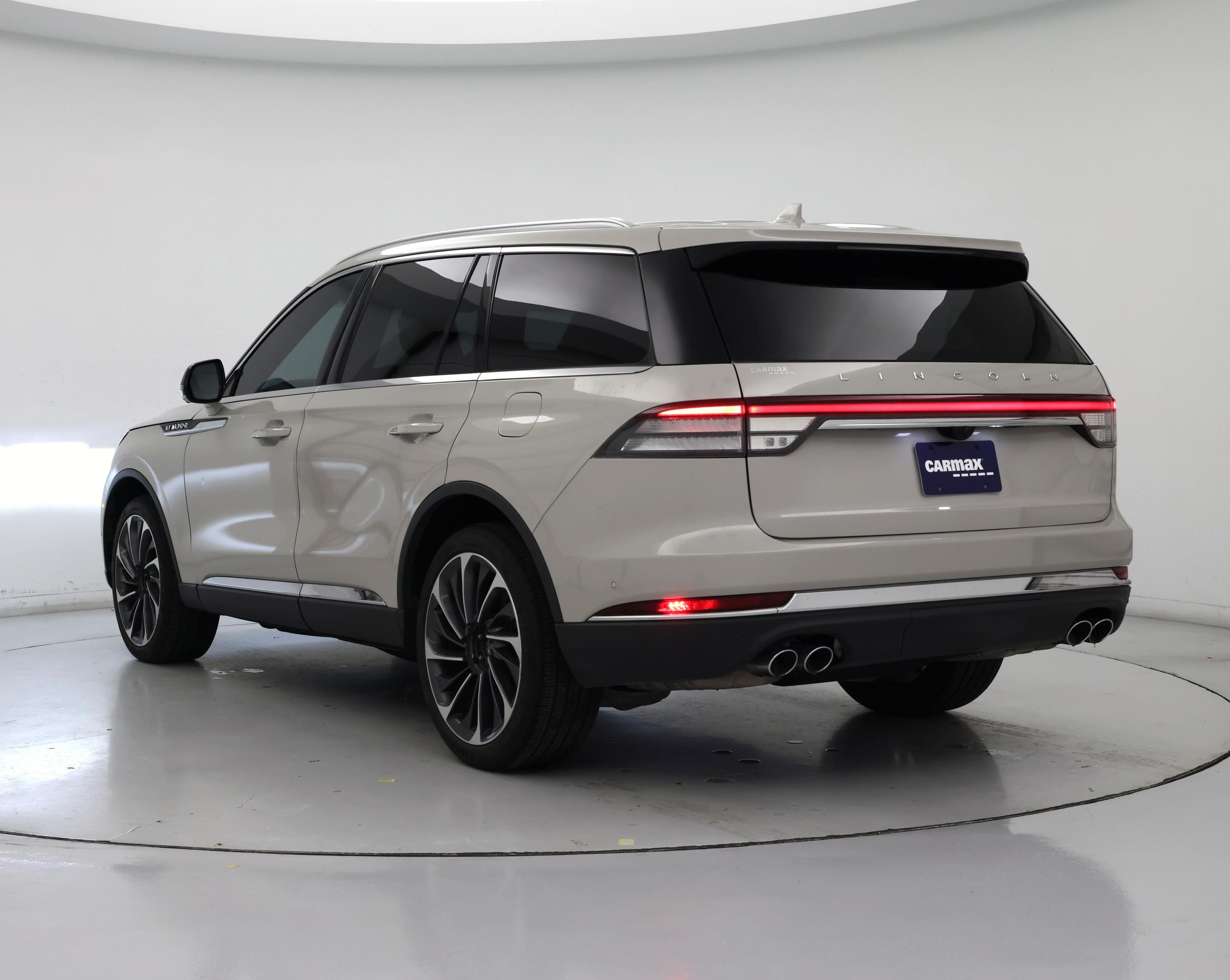 Thumbnail: 2020 Lincoln Aviator - 2