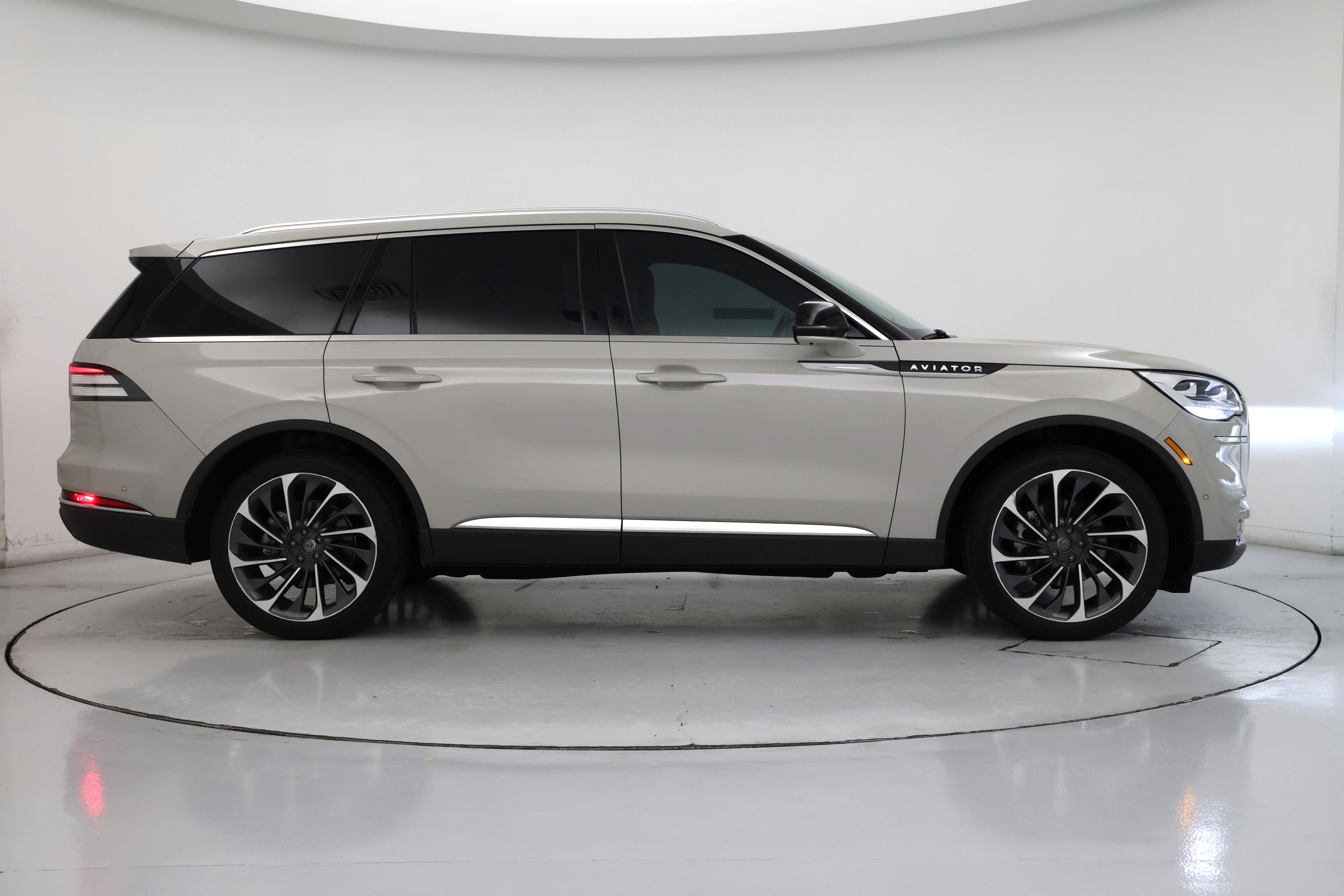 Thumbnail: 2020 Lincoln Aviator - 7