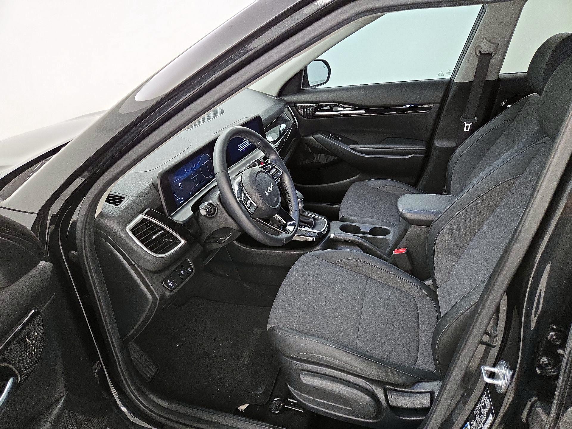 Thumbnail: 2024 Kia Seltos - 11