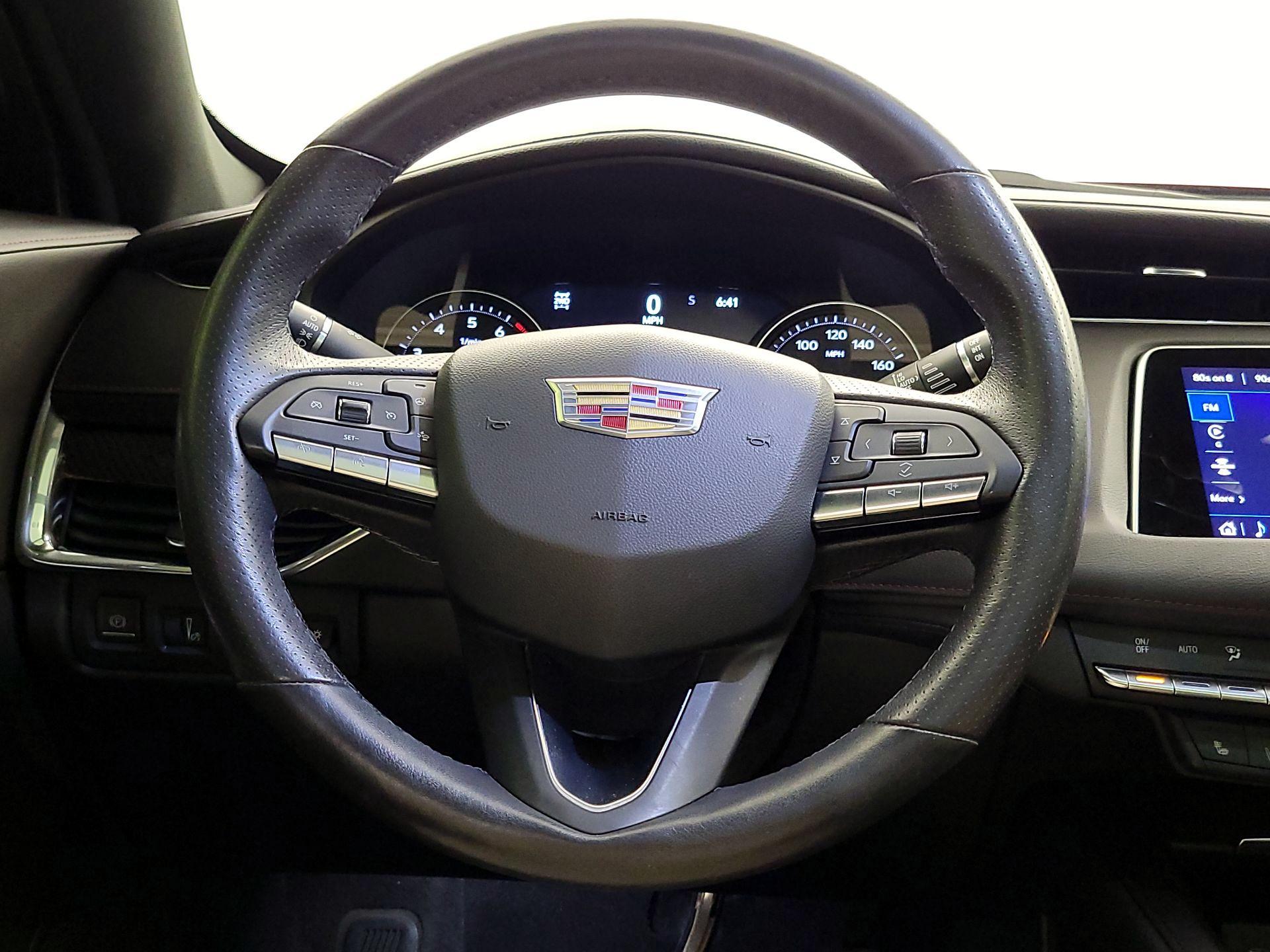 Thumbnail: 2023 Cadillac XT4 - 10