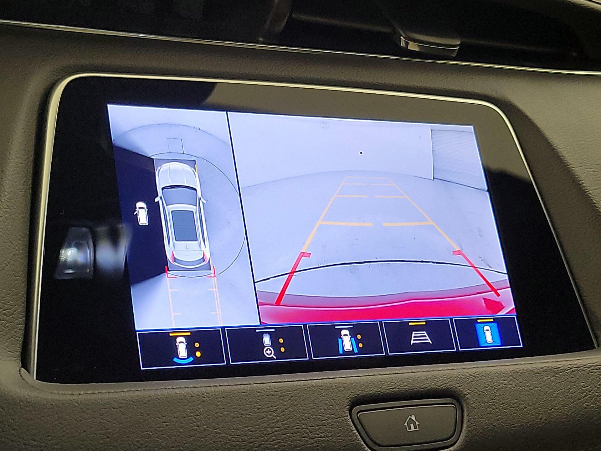 Thumbnail: 2023 Cadillac XT4 - 14