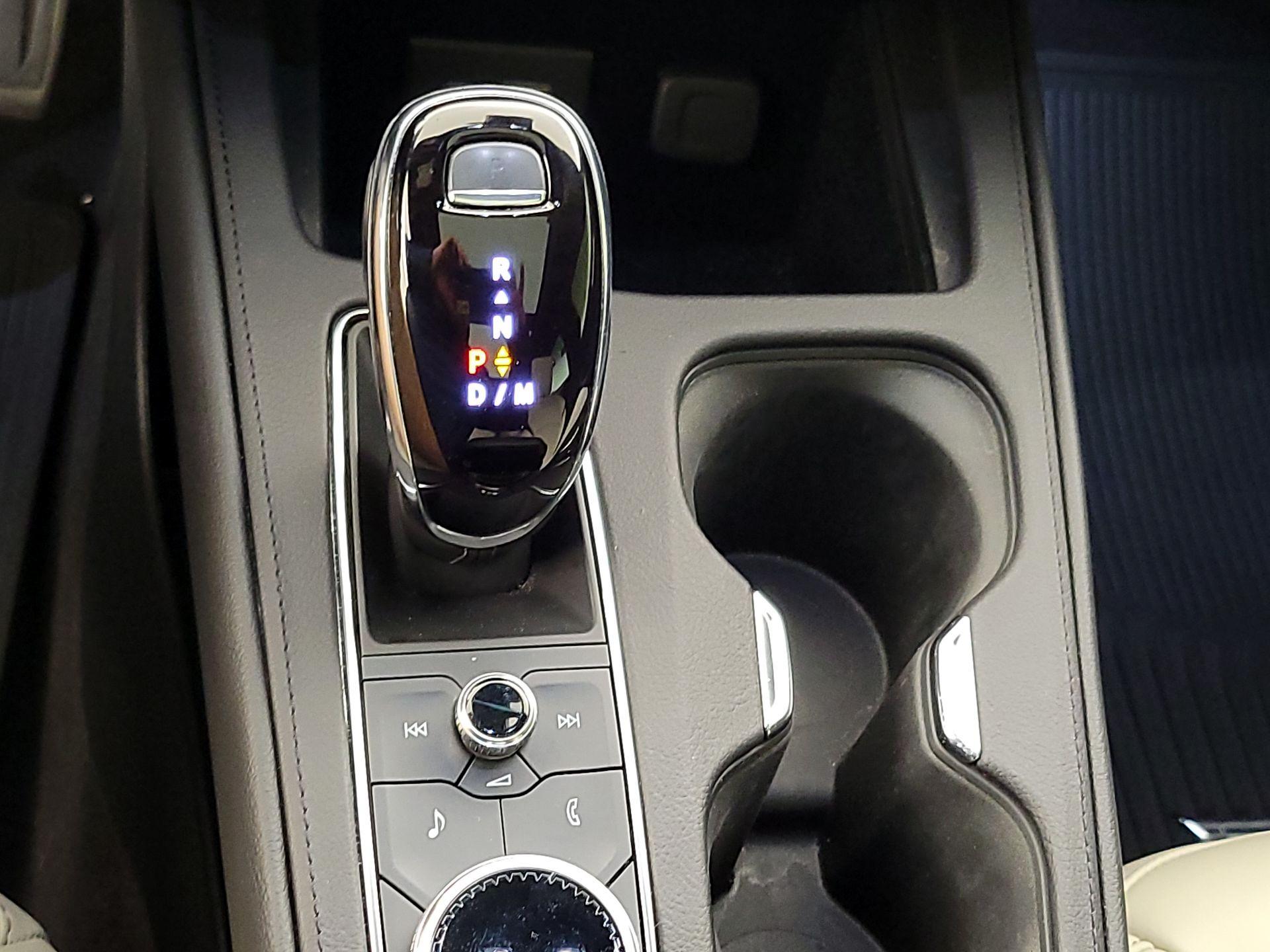 Thumbnail: 2023 Cadillac XT4 - 17