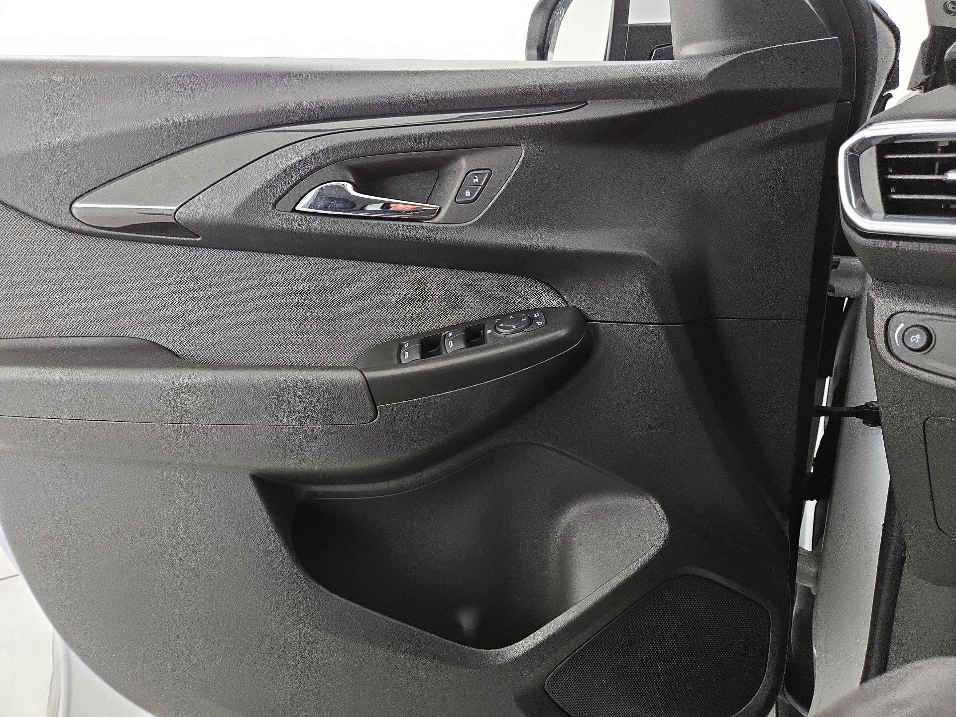 Thumbnail: 2022 Chevrolet TrailBlazer - 12