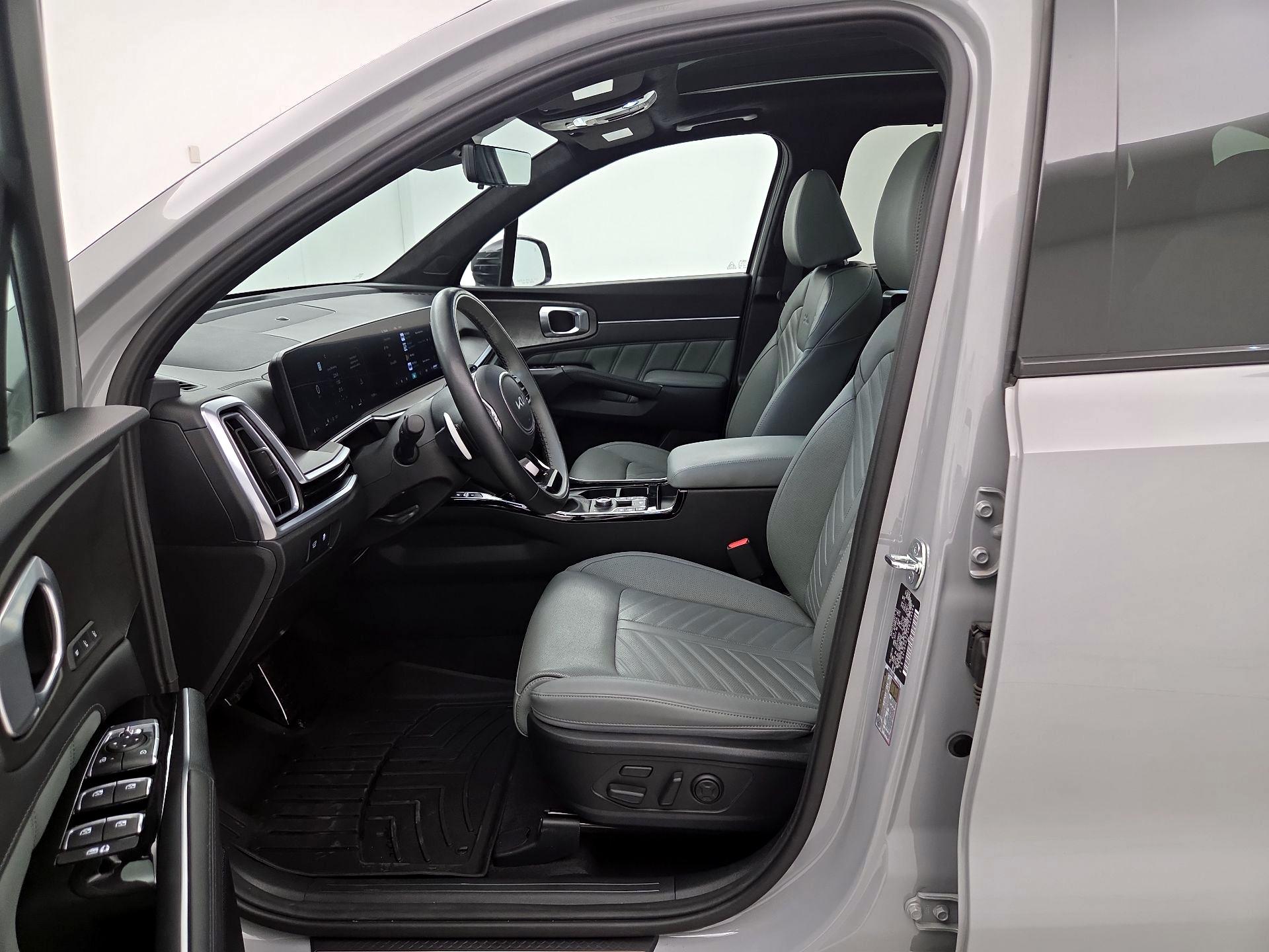 Thumbnail: 2024 Kia Sorento - 11