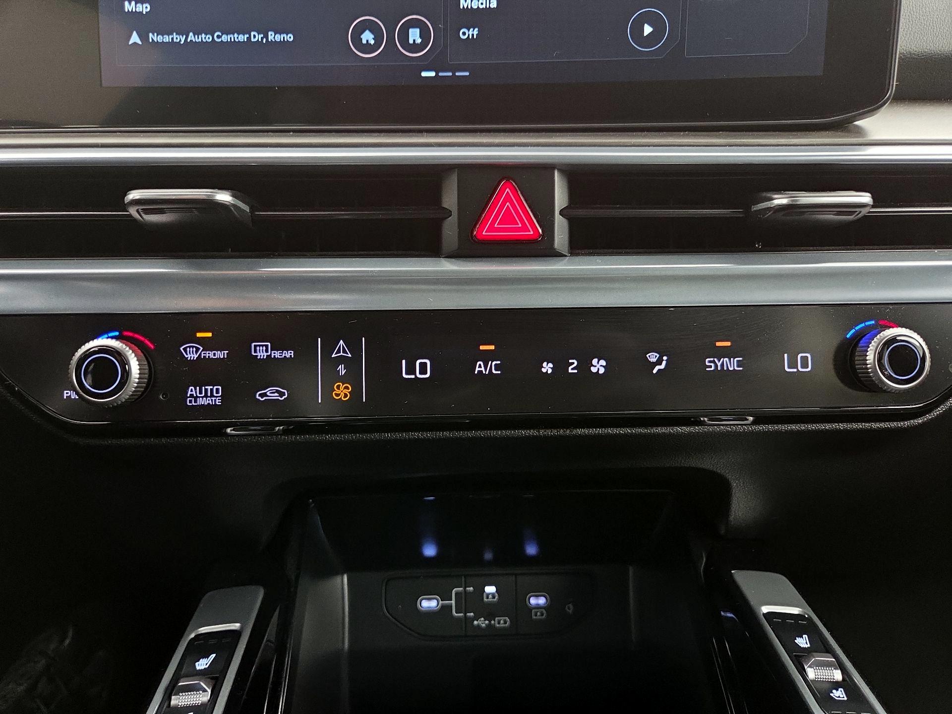 Thumbnail: 2024 Kia Sorento - 17