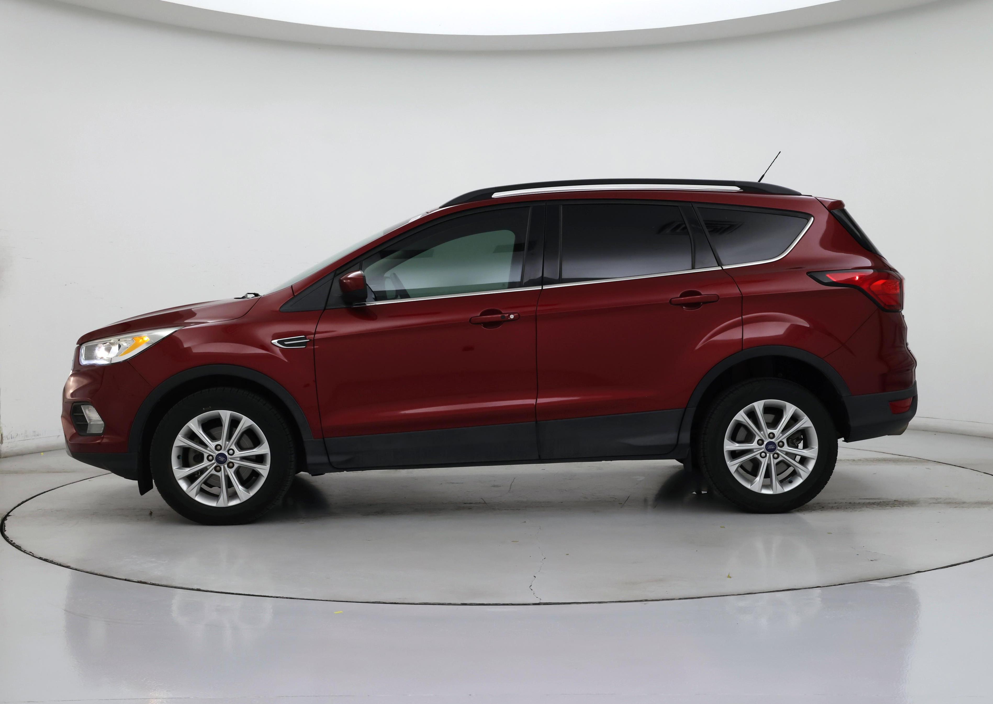 Thumbnail: 2019 Ford Escape - 3