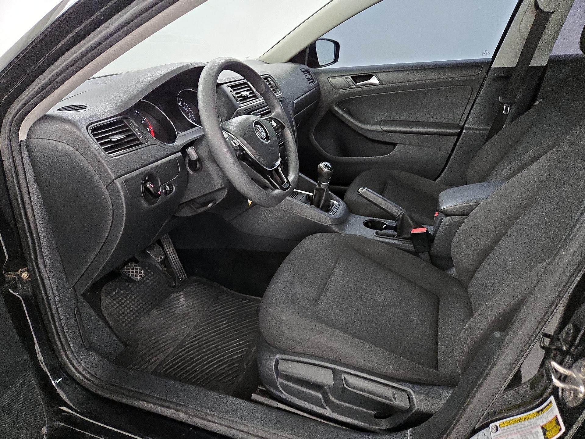 Thumbnail: 2016 Volkswagen Jetta - 11