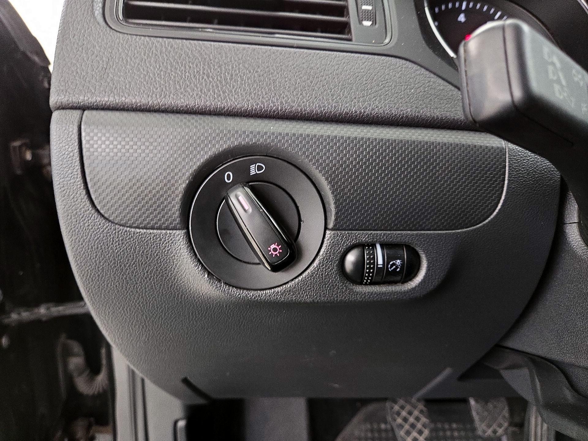 Thumbnail: 2016 Volkswagen Jetta - 13