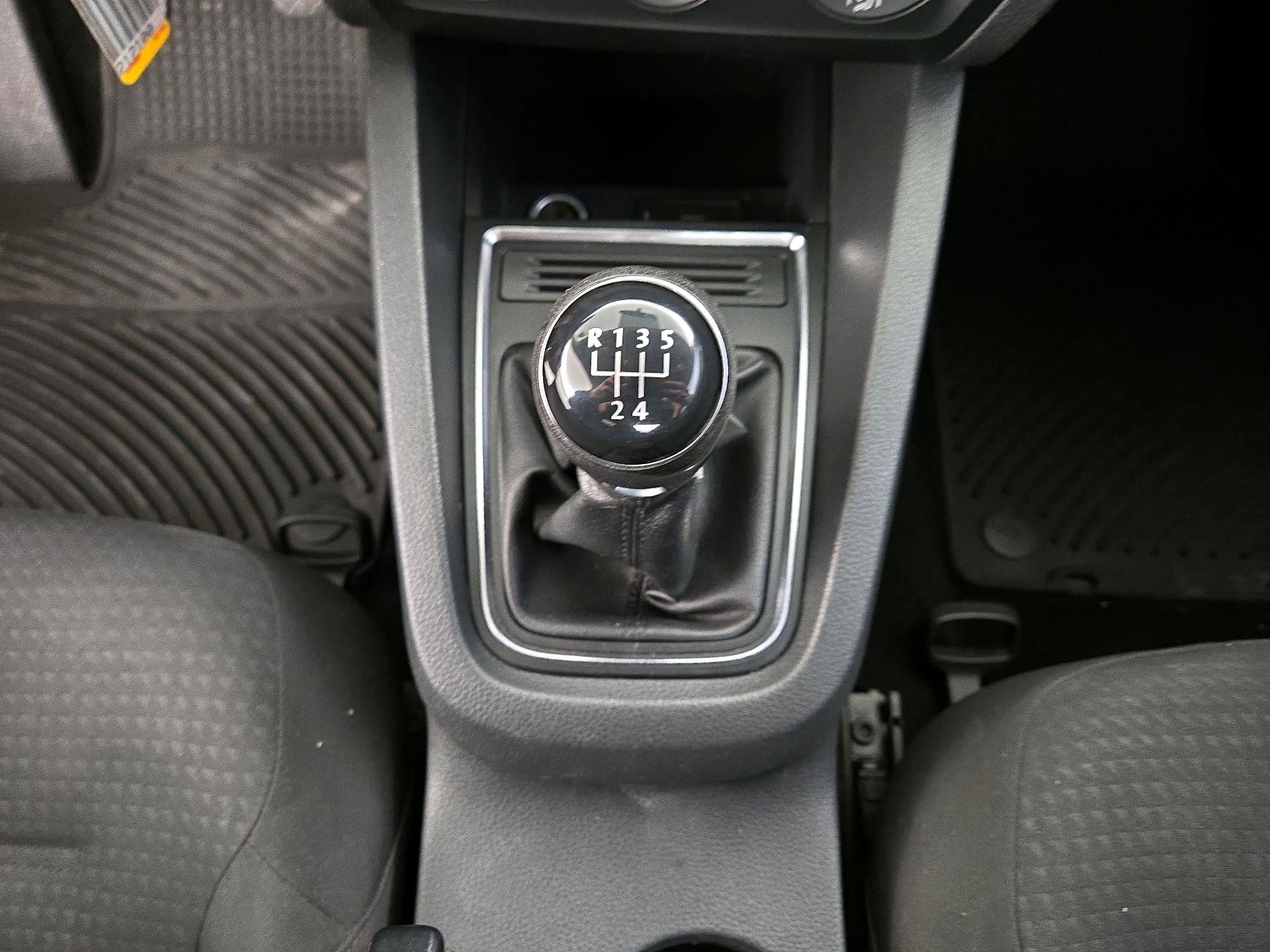 Thumbnail: 2016 Volkswagen Jetta - 16