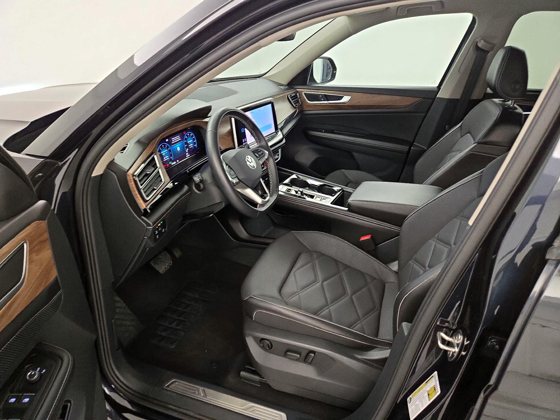 Thumbnail: 2024 Volkswagen Atlas - 11