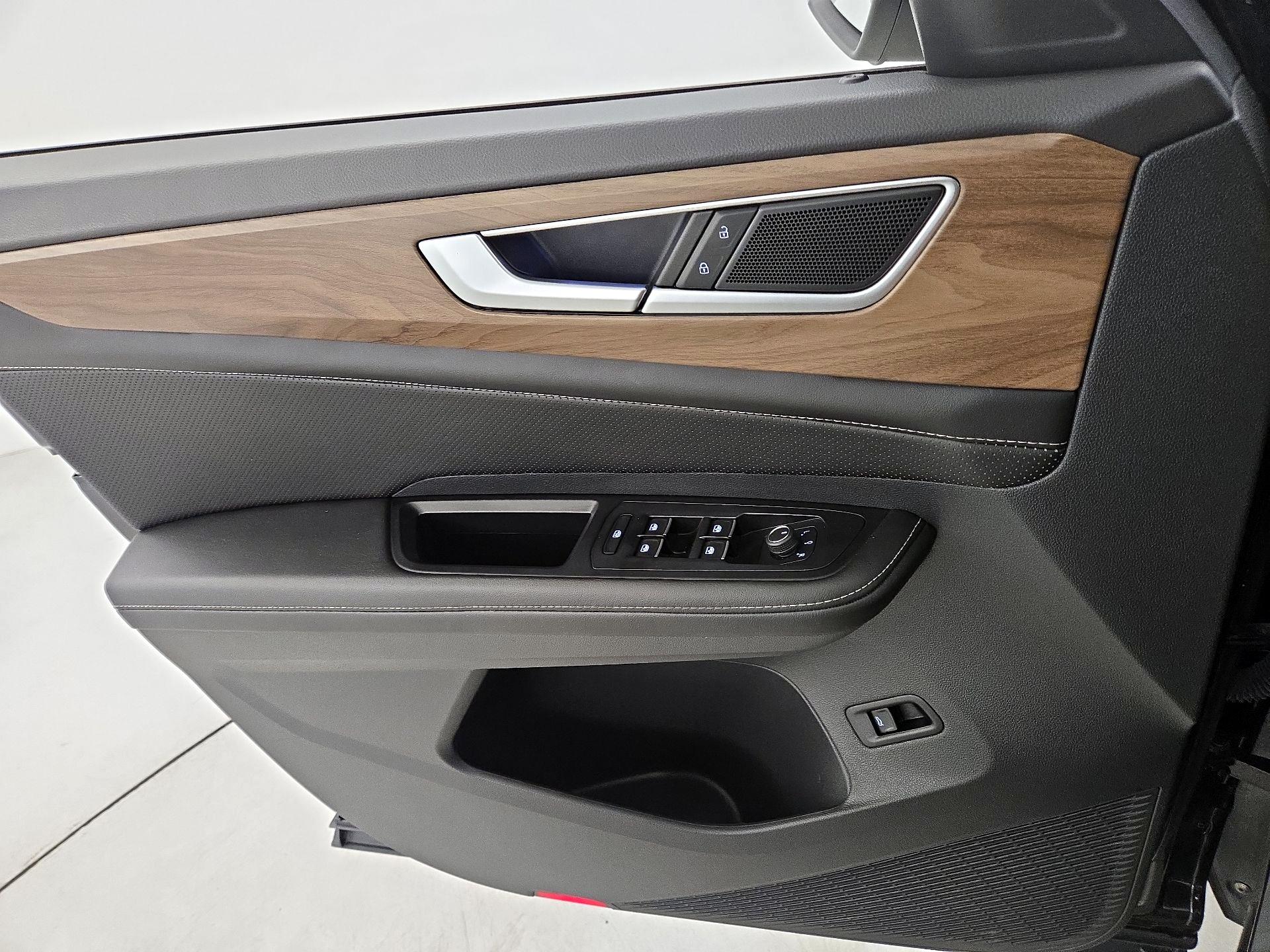 Thumbnail: 2024 Volkswagen Atlas - 12