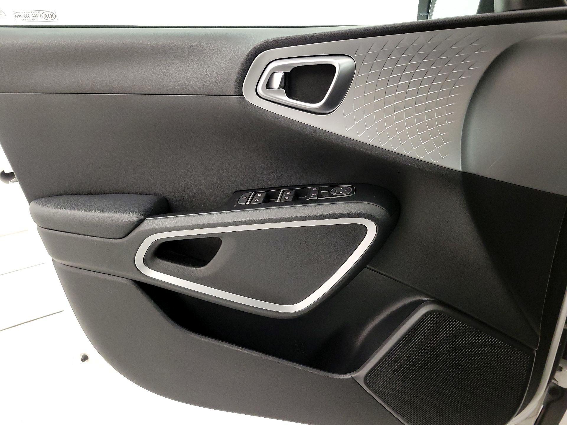 Thumbnail: 2020 Kia Soul - 12