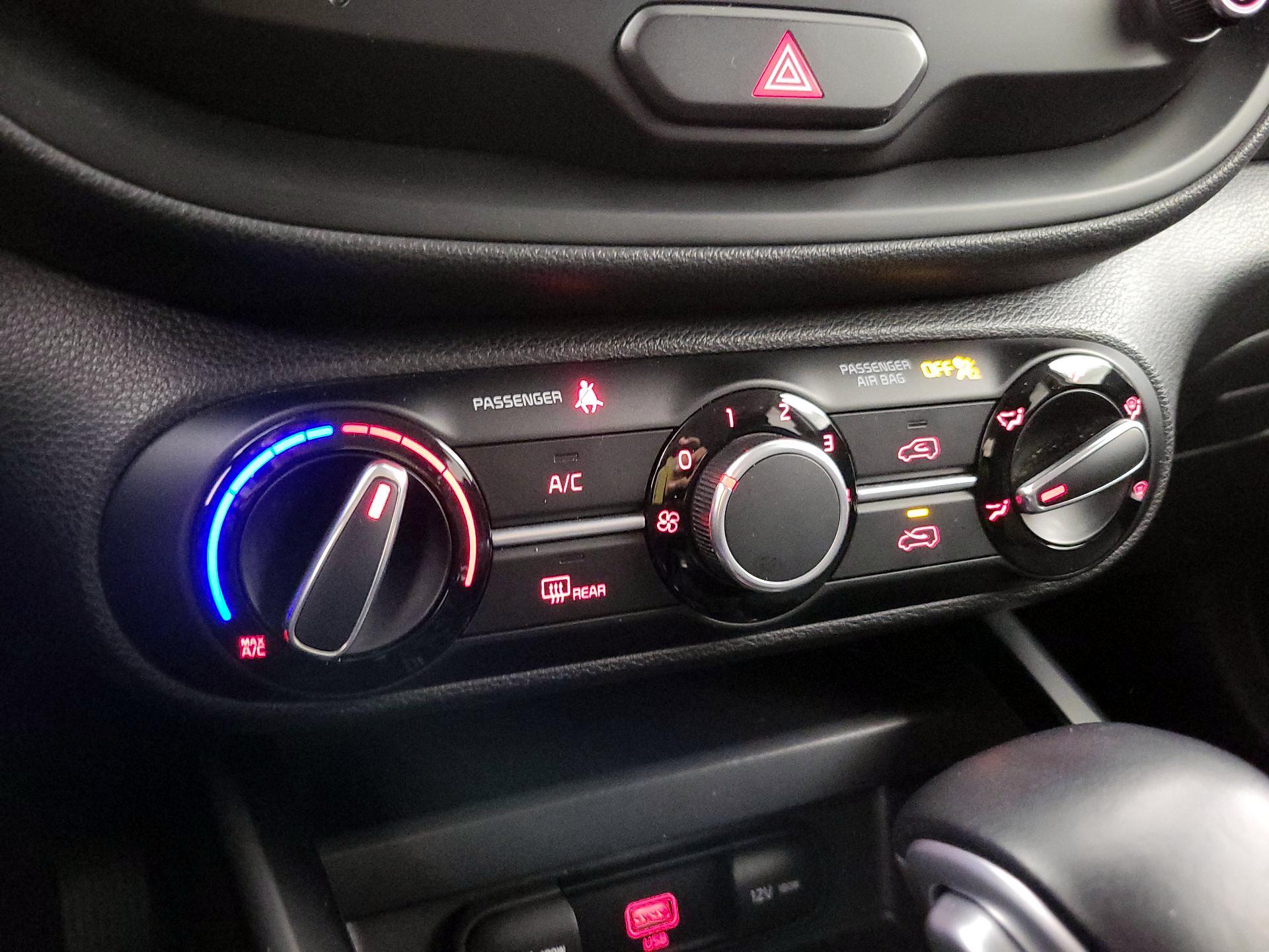 Thumbnail: 2020 Kia Soul - 16