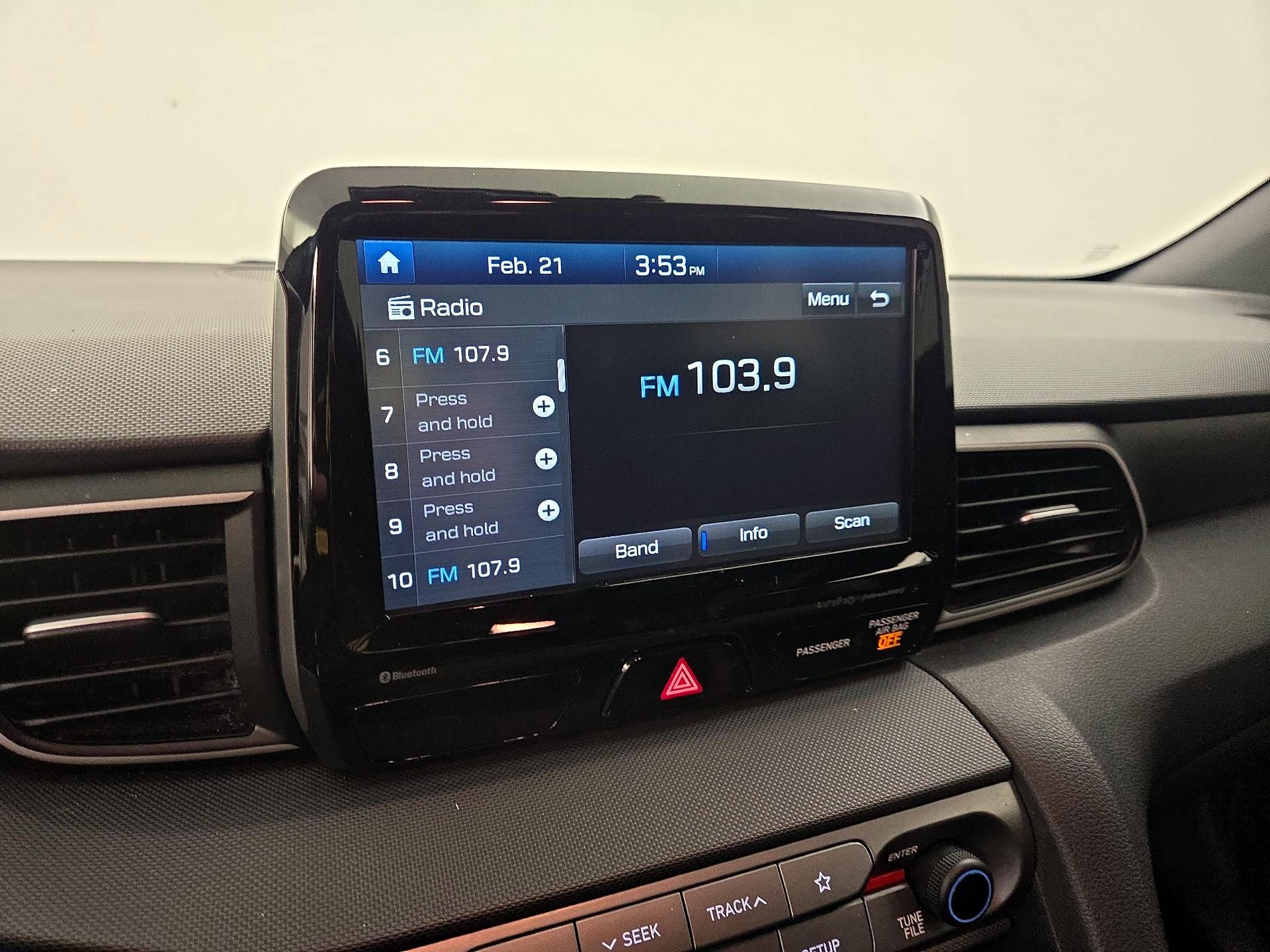 Thumbnail: 2019 Hyundai Veloster - 15