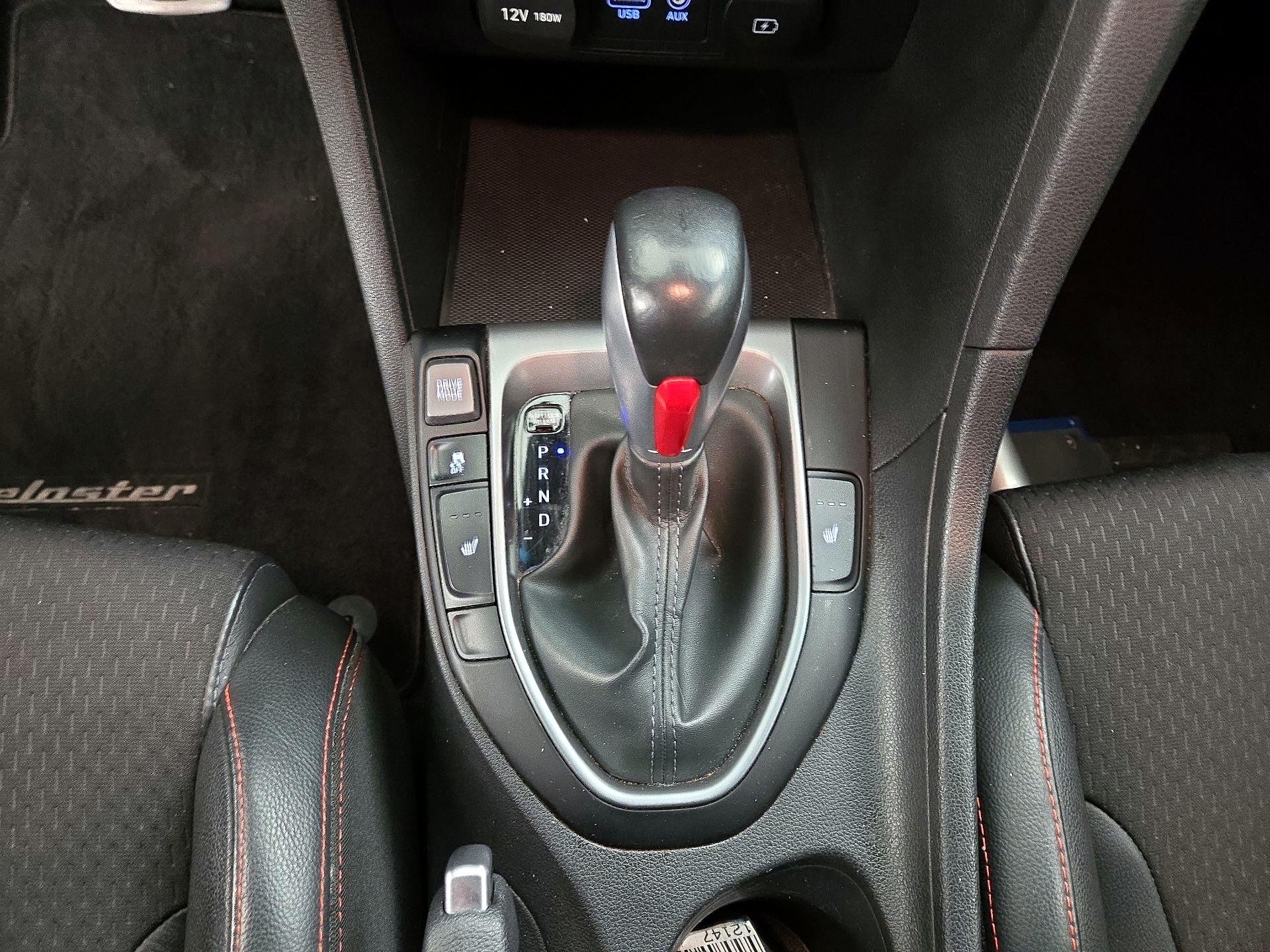 Thumbnail: 2019 Hyundai Veloster - 17