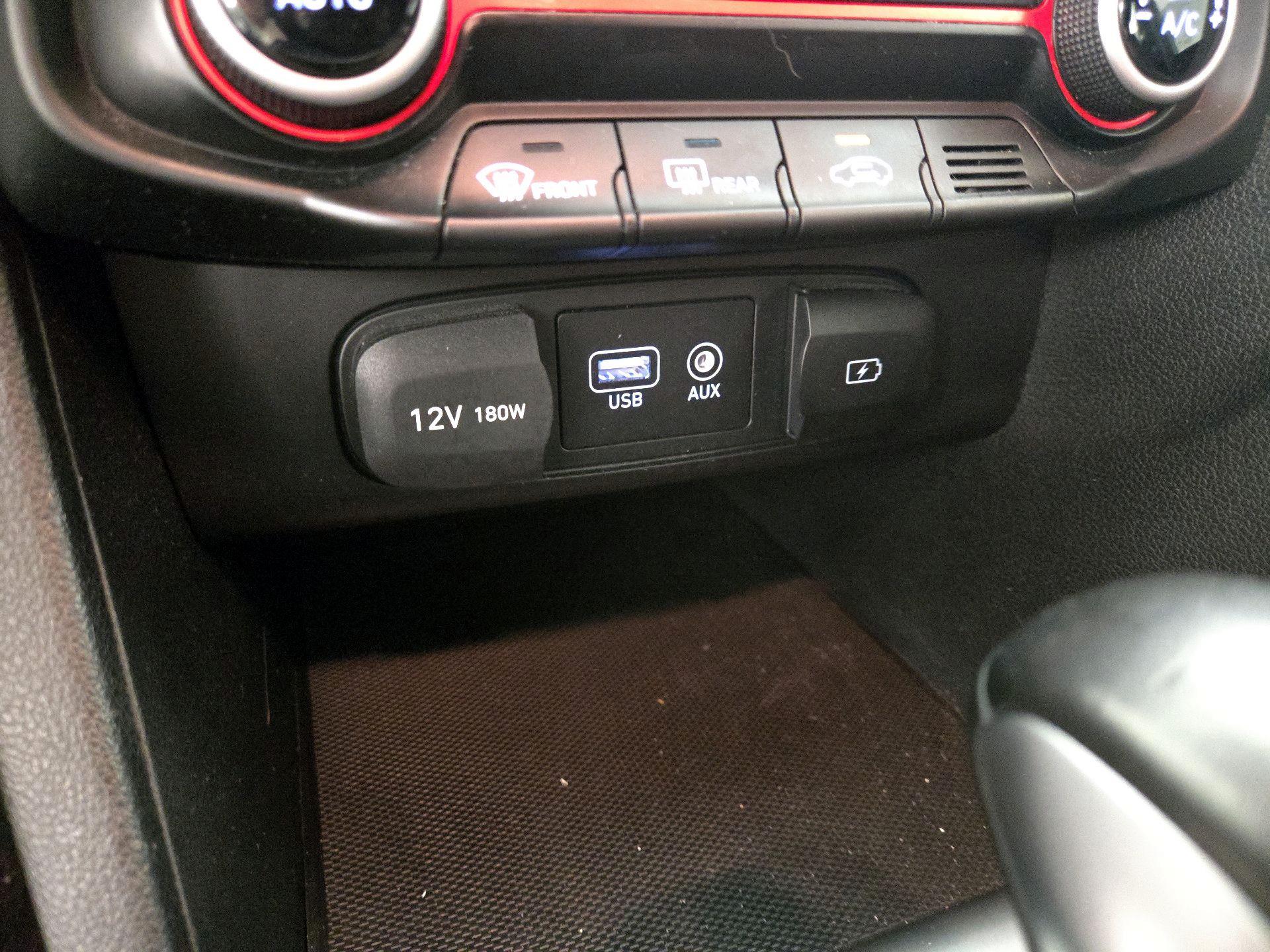 Thumbnail: 2019 Hyundai Veloster - 18