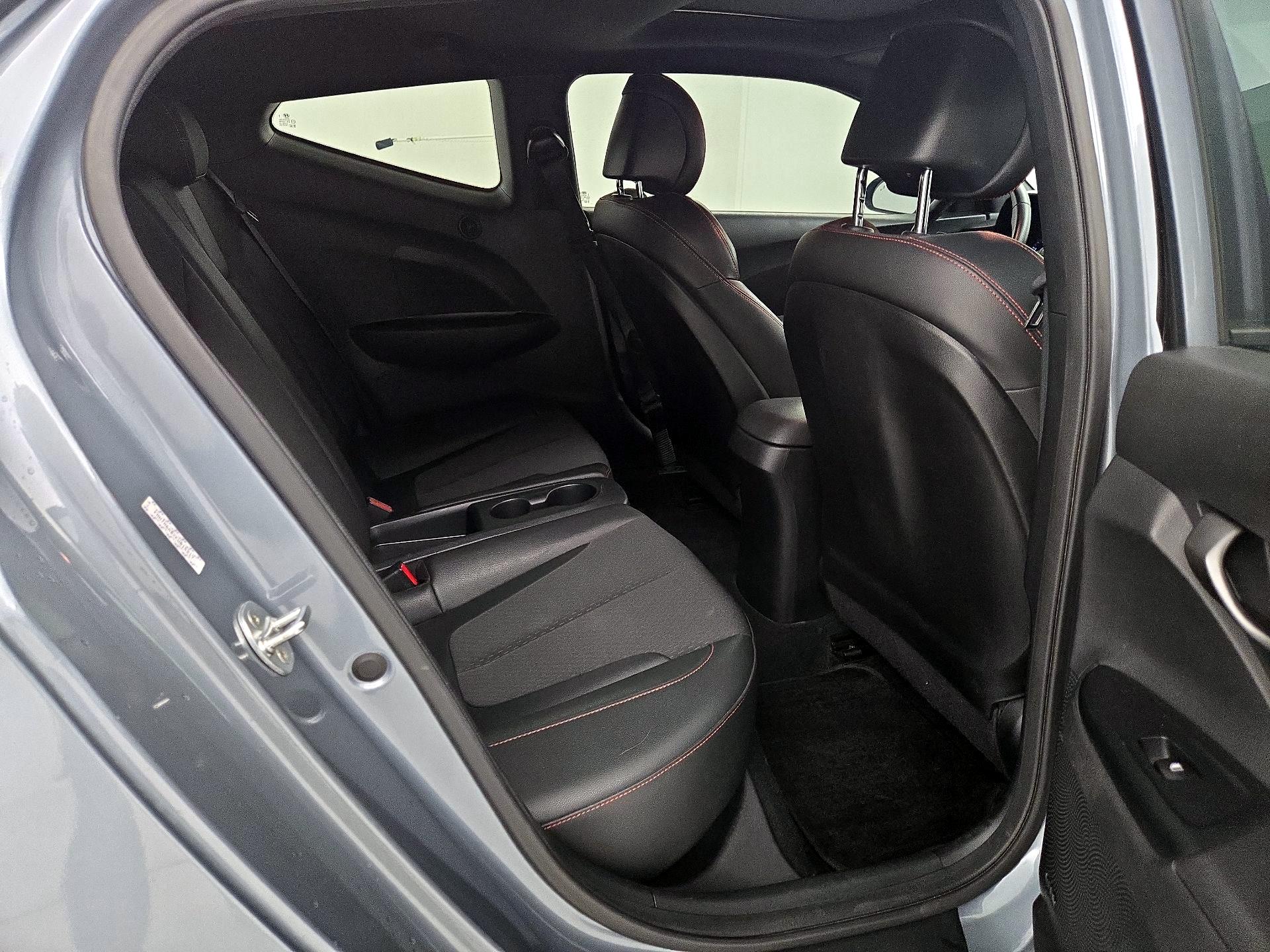 Thumbnail: 2019 Hyundai Veloster - 20