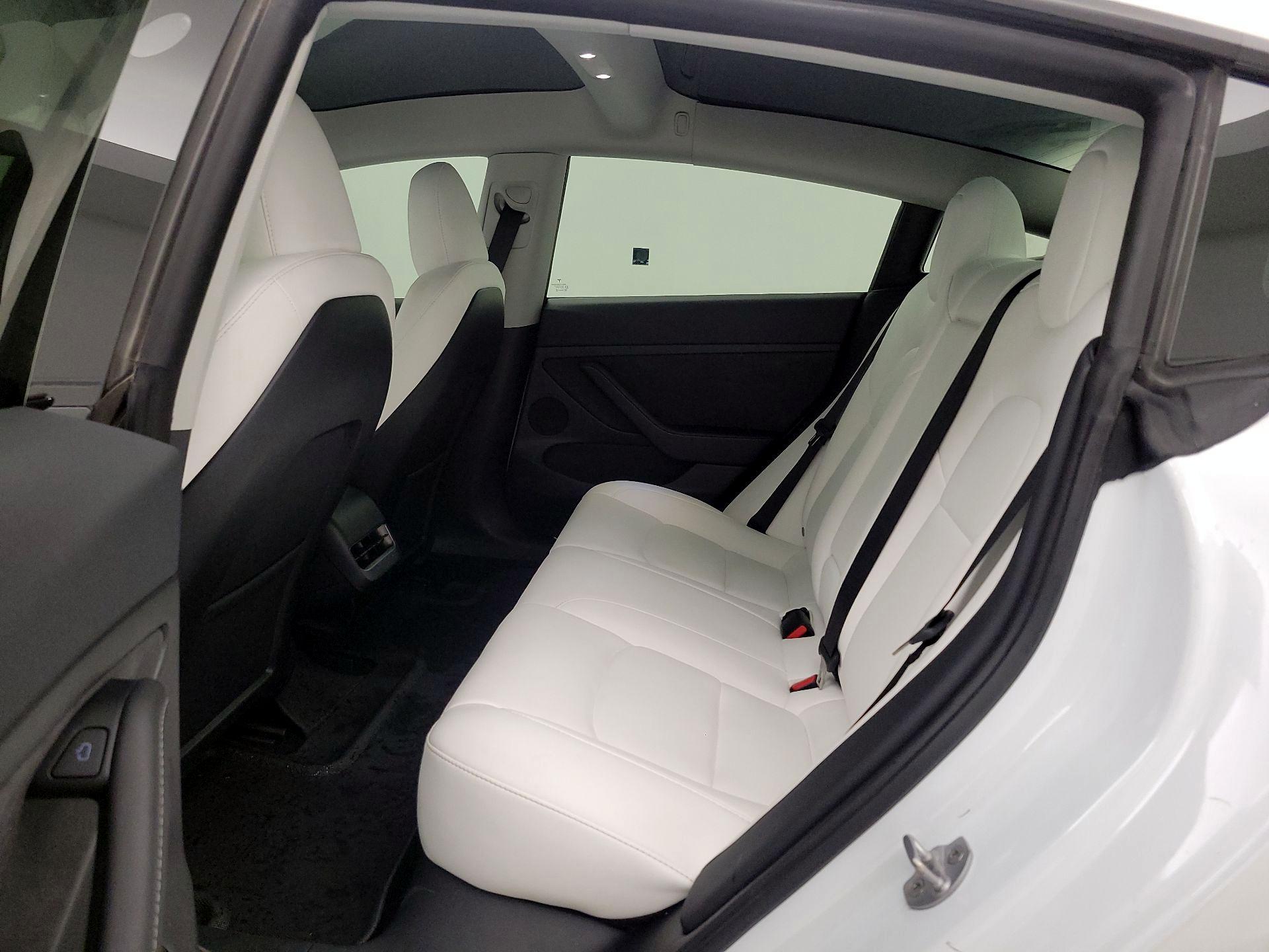 Thumbnail: 2023 Tesla Model 3 - 19