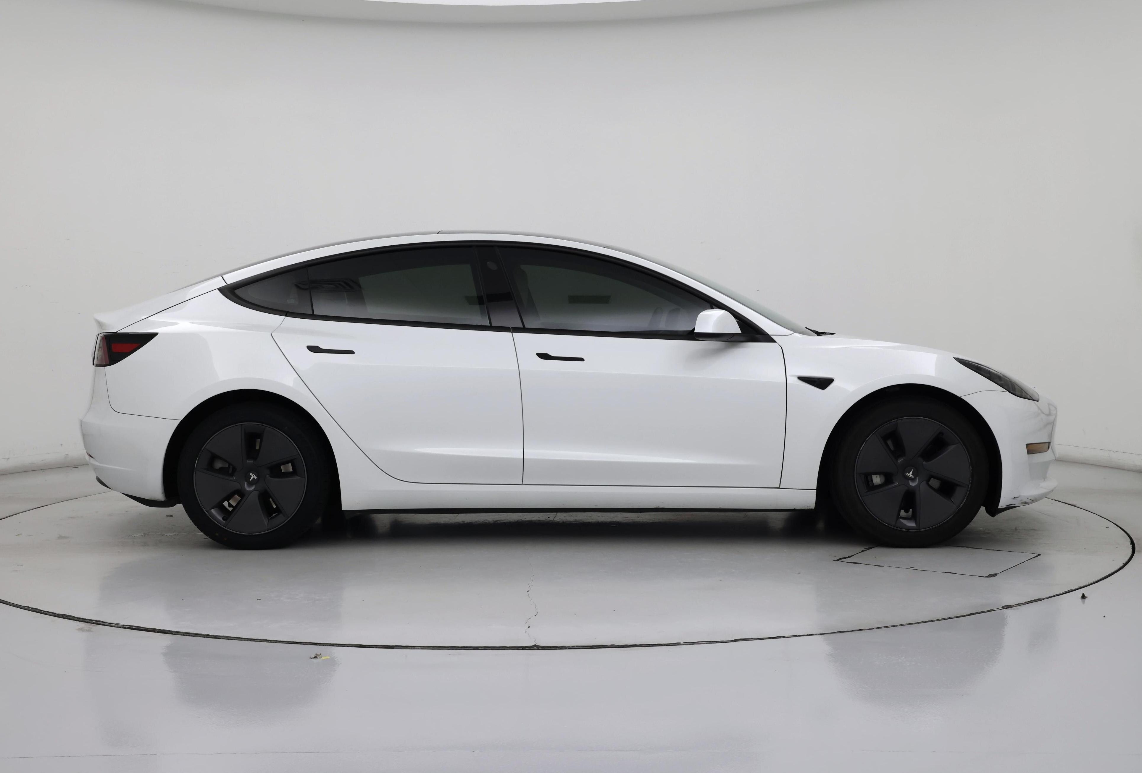 Thumbnail: 2023 Tesla Model 3 - 7