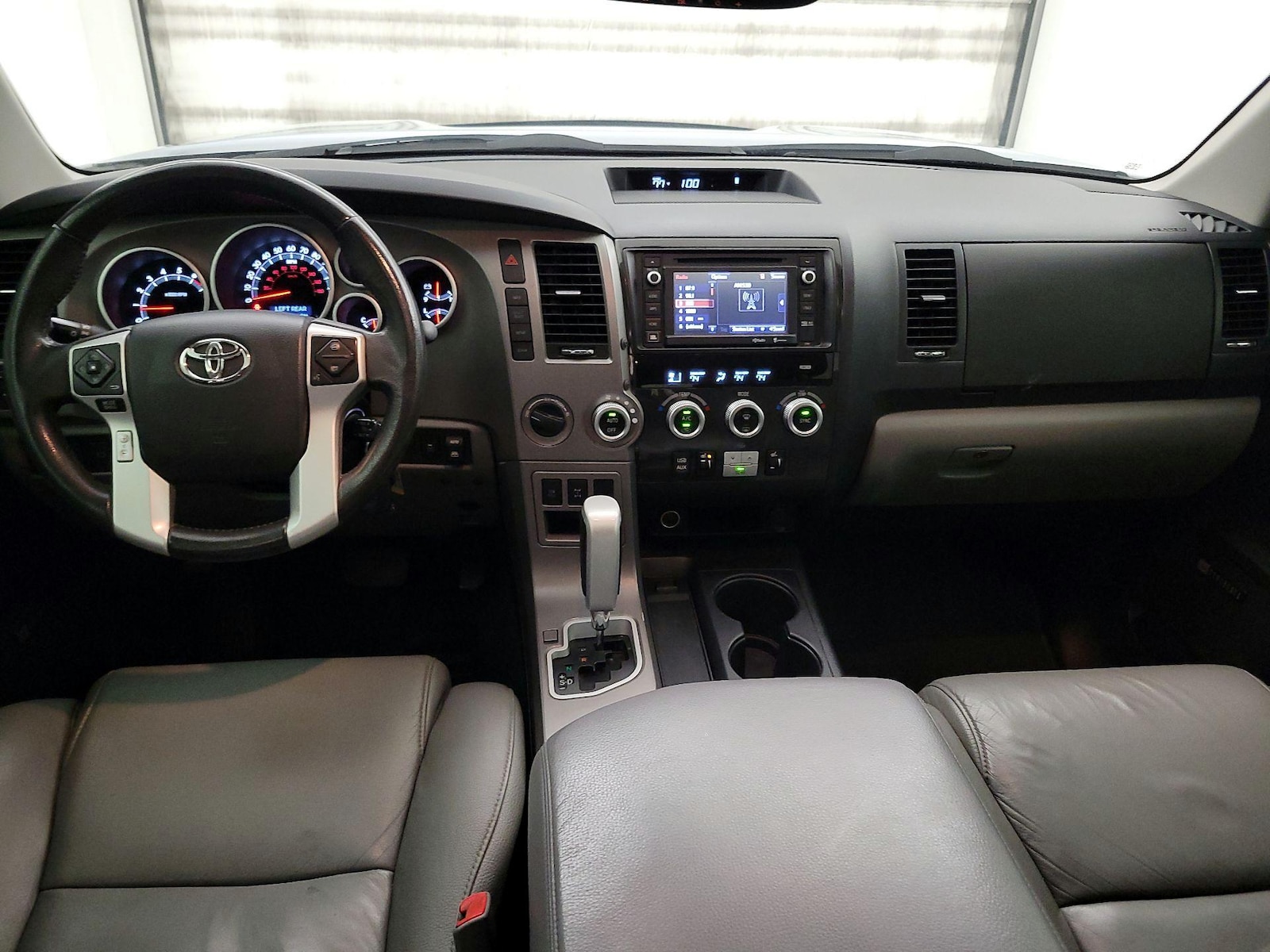 2014 Toyota Sequoia Limited - Photo 10