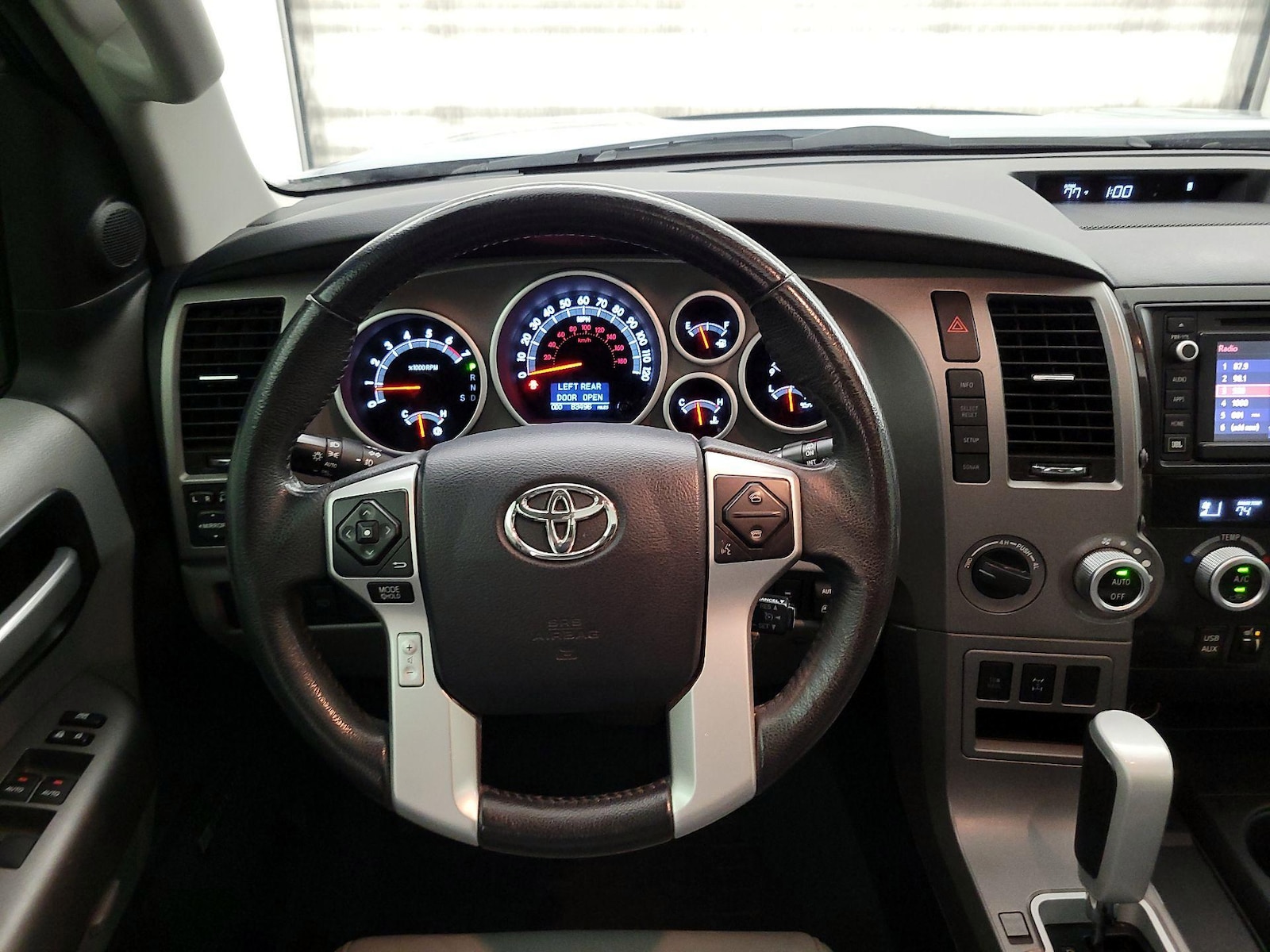 2014 Toyota Sequoia Limited - Photo 11