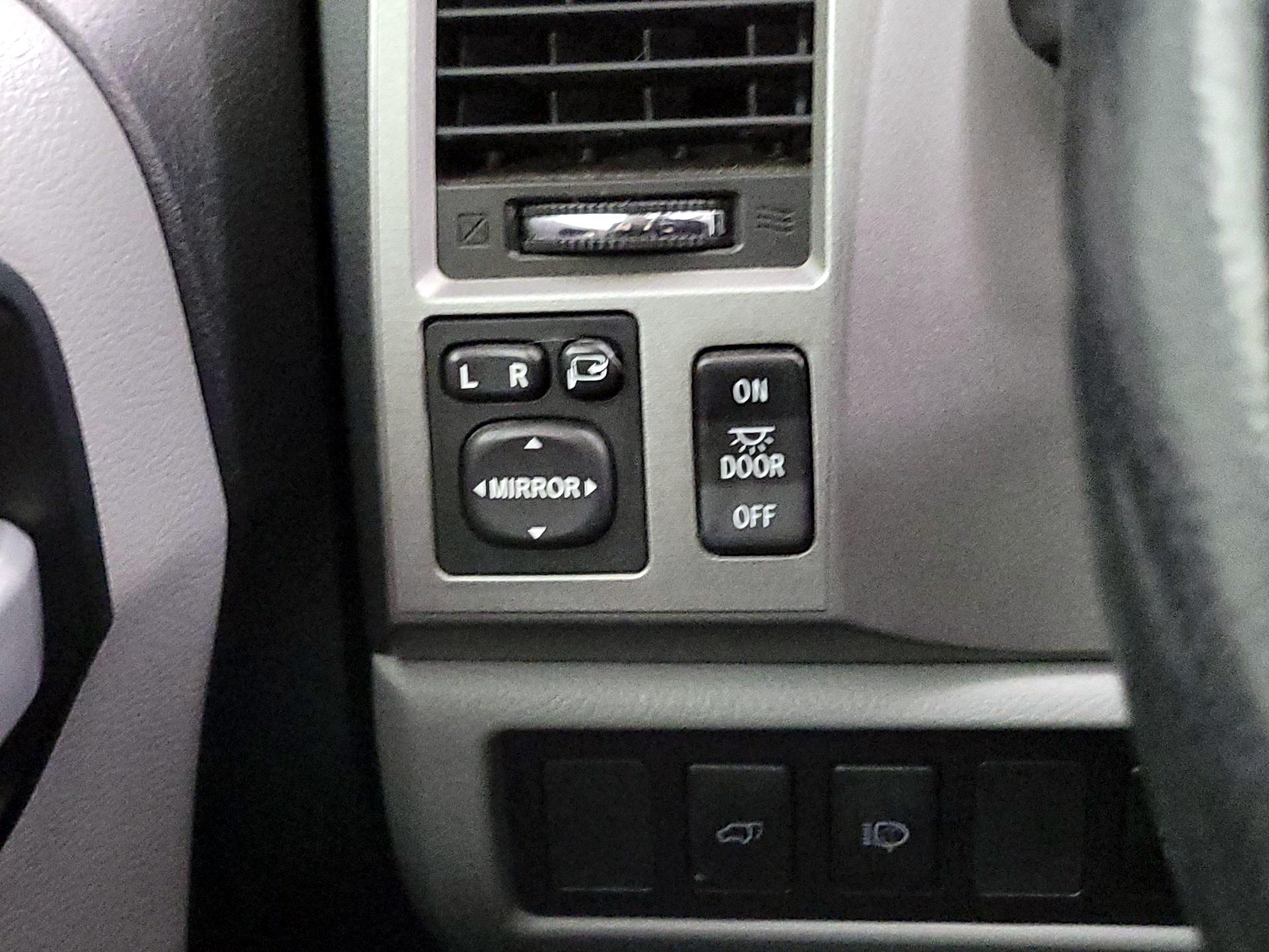 Thumbnail: 2014 Toyota Sequoia - 13