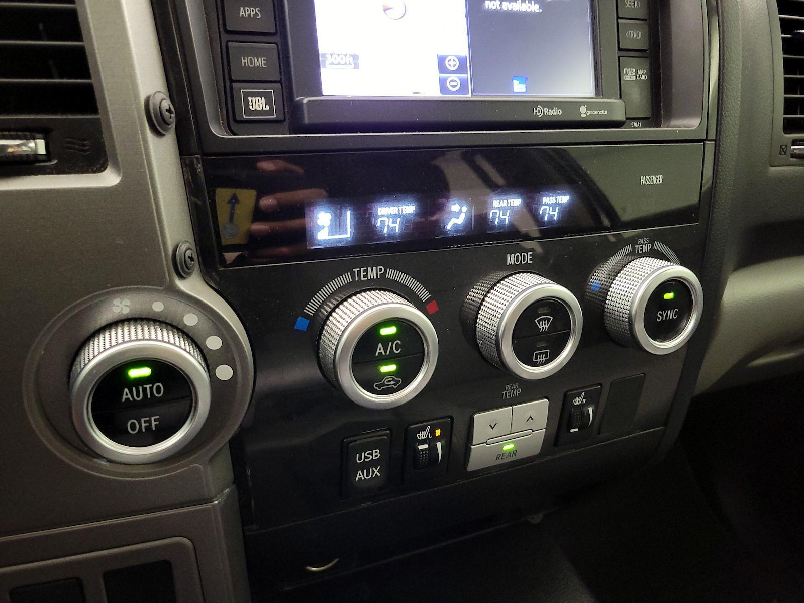 2014 Toyota Sequoia Limited - Photo 17