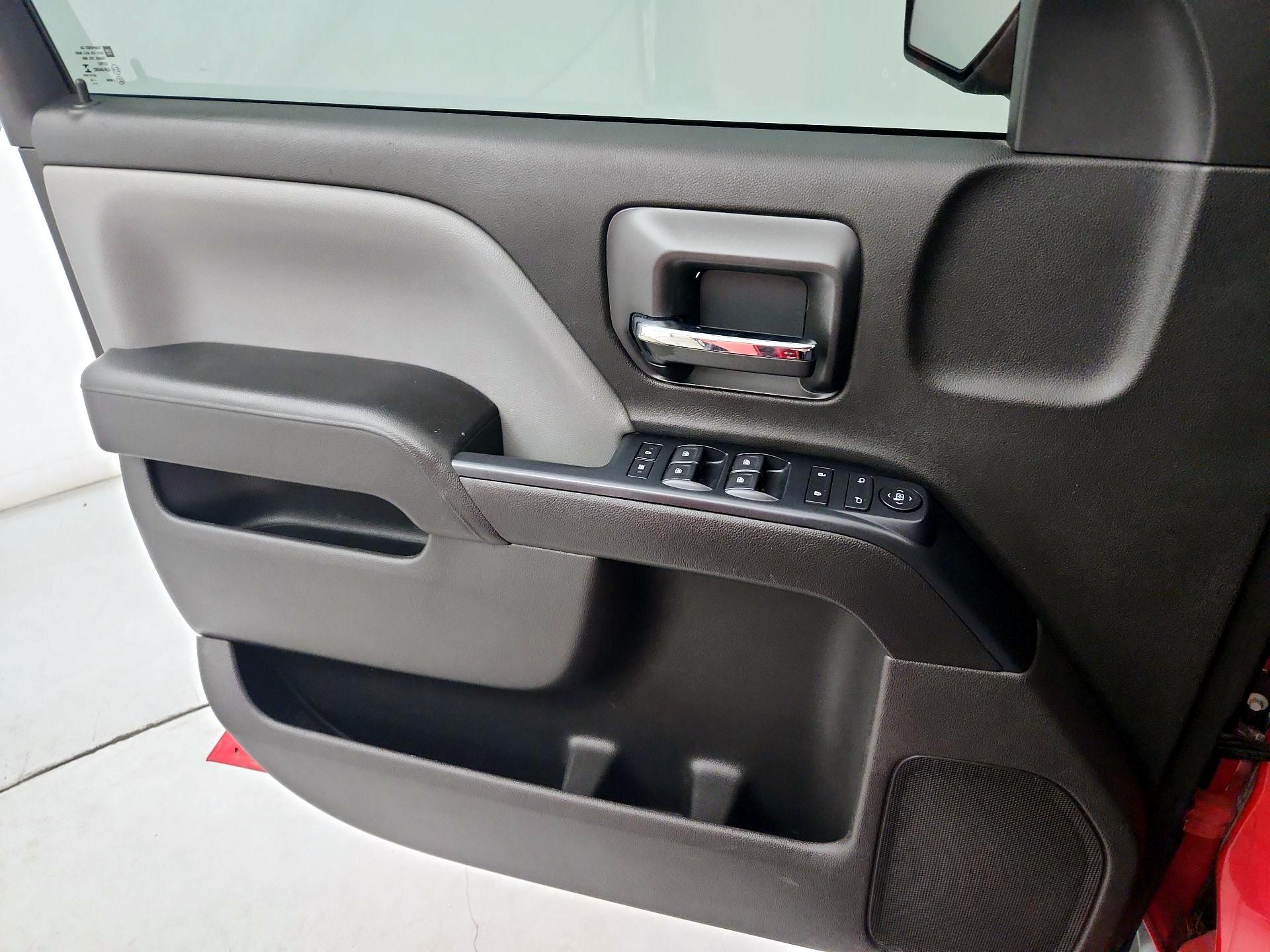 Thumbnail: 2018 Chevrolet Silverado 1500 - 12