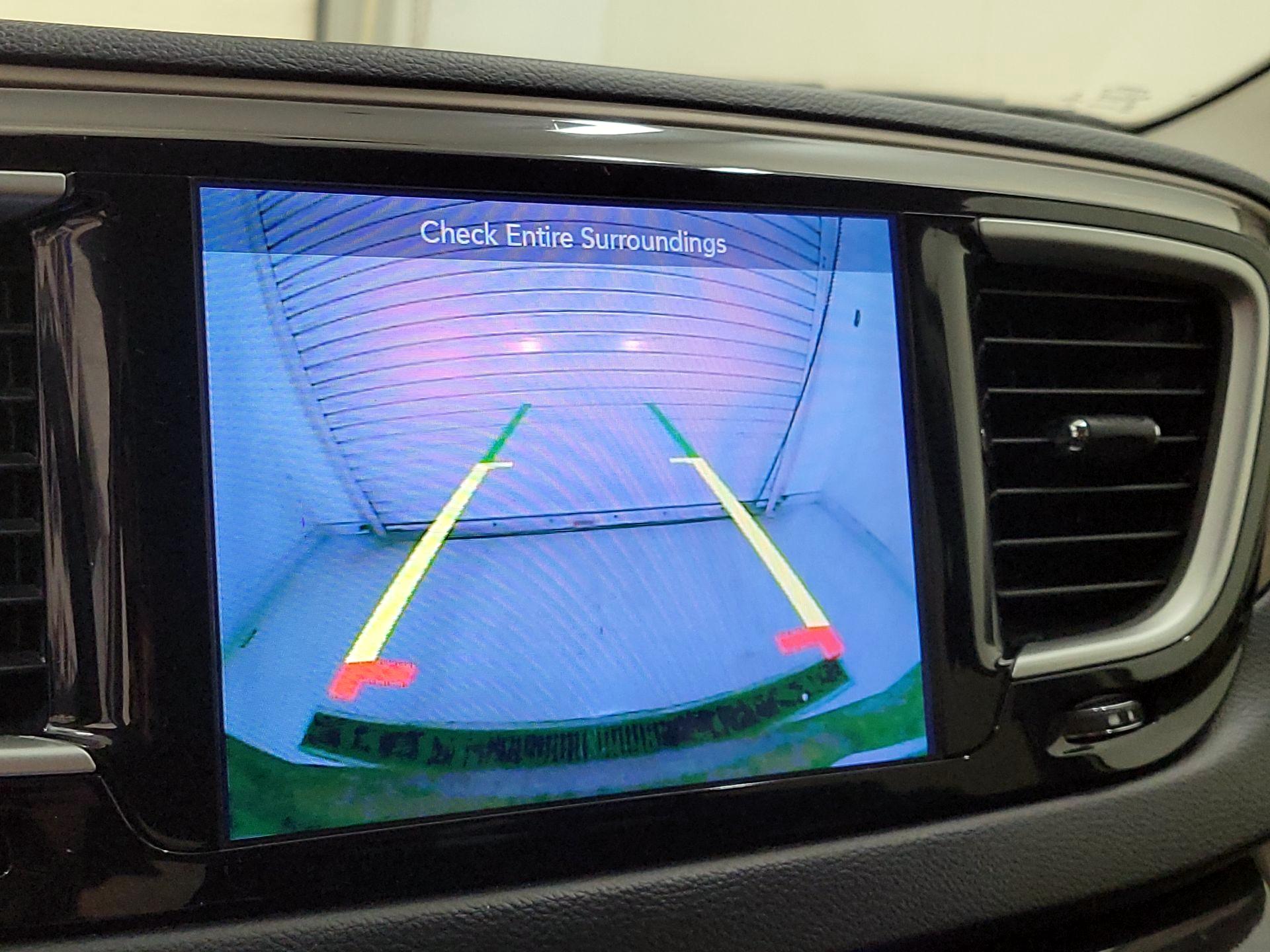 Thumbnail: 2017 Chrysler Pacifica - 15