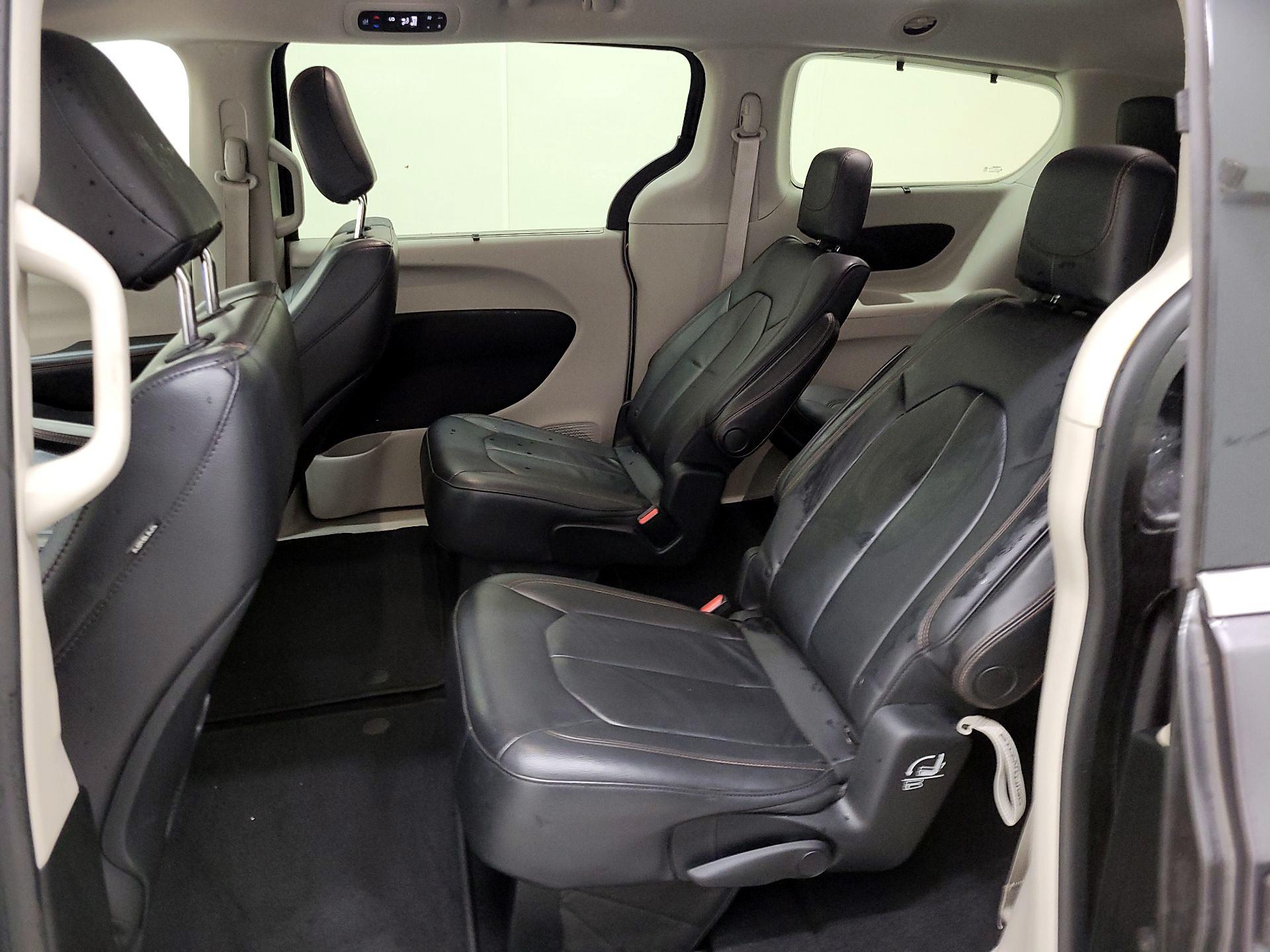 Thumbnail: 2017 Chrysler Pacifica - 19