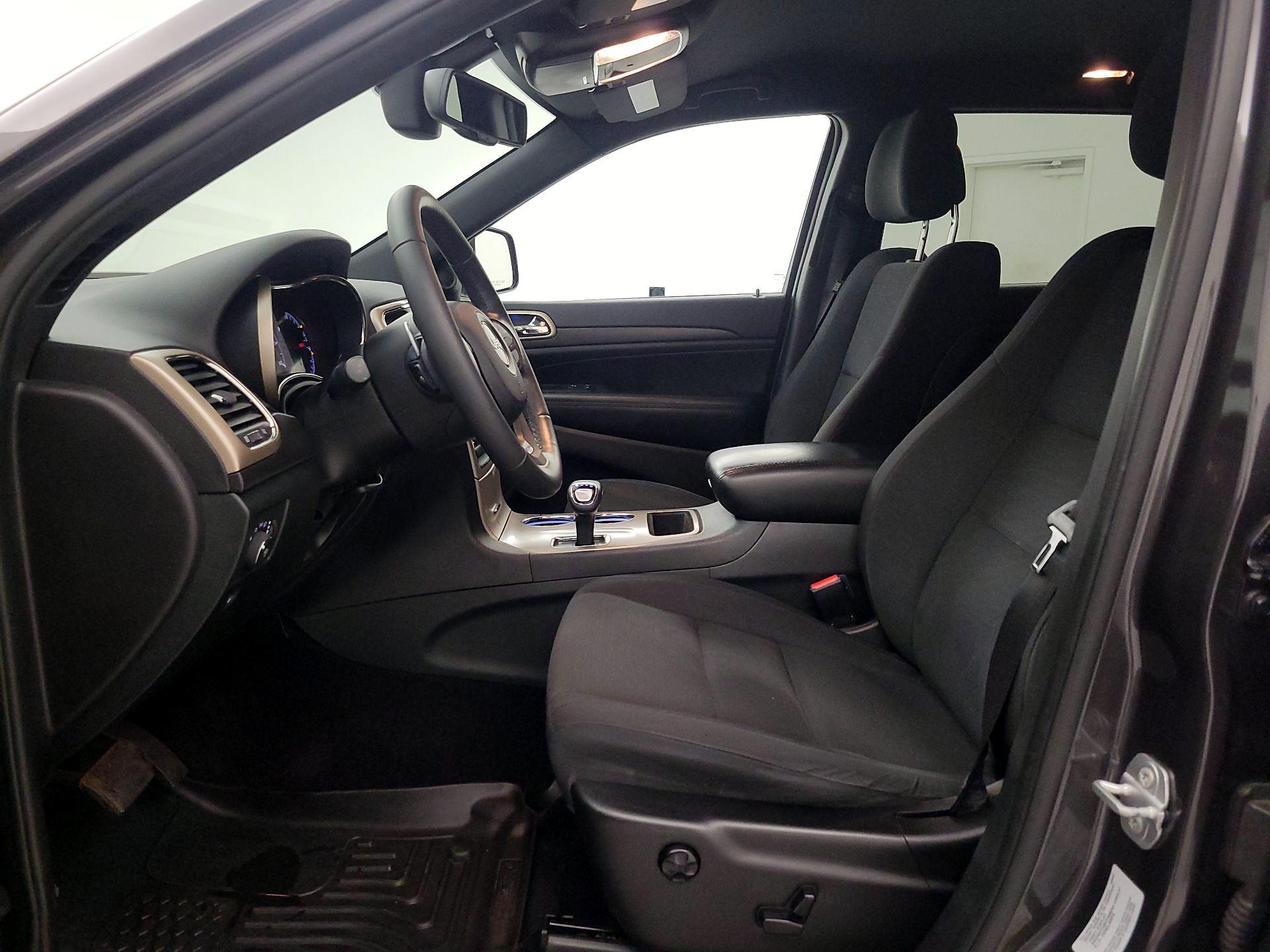 Thumbnail: 2015 Jeep Grand Cherokee - 11