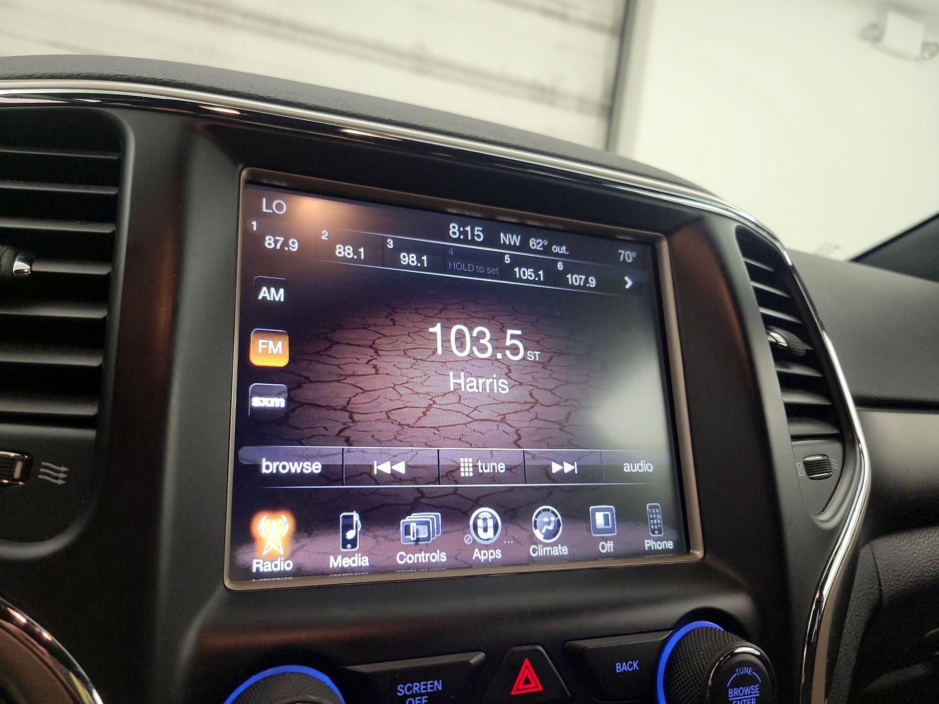 Thumbnail: 2015 Jeep Grand Cherokee - 15