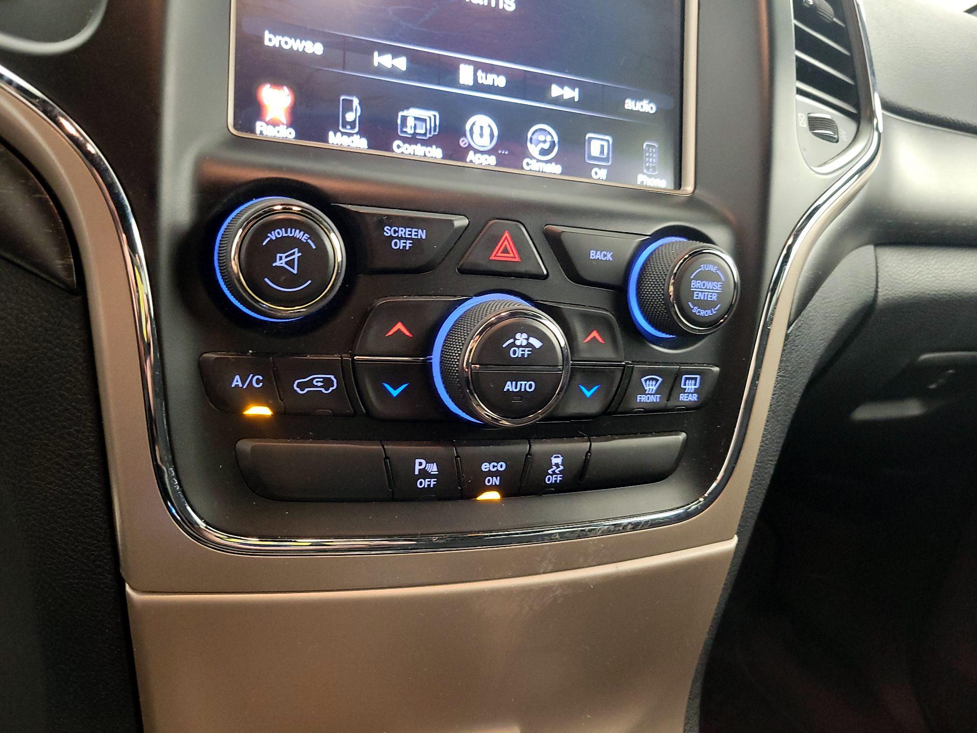 Thumbnail: 2015 Jeep Grand Cherokee - 16