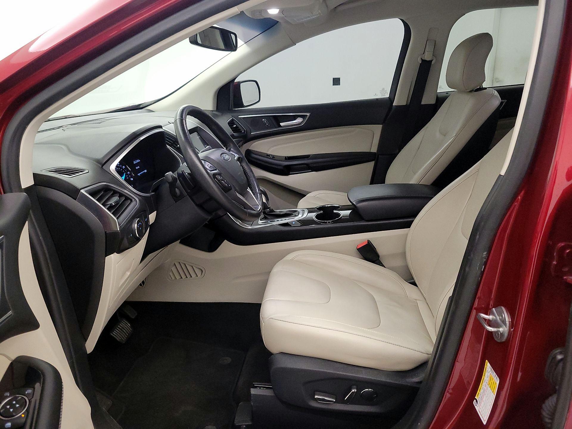 Thumbnail: 2017 Ford Edge - 11