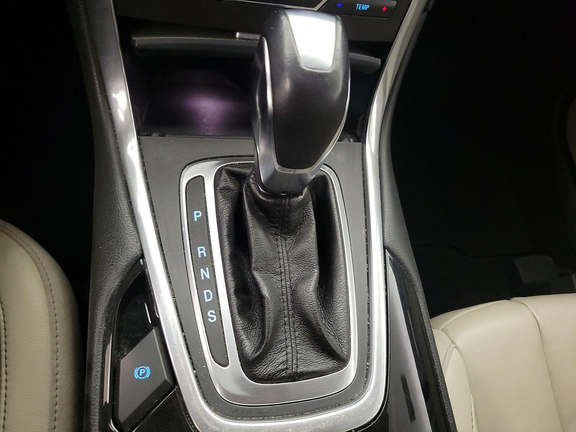 Thumbnail: 2017 Ford Edge - 17