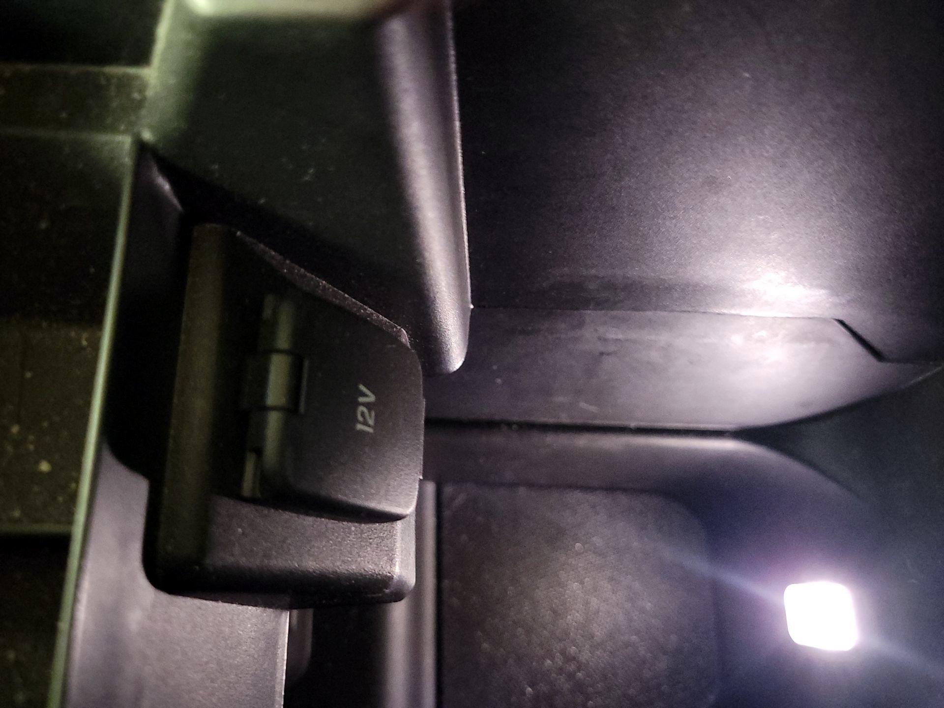 Thumbnail: 2017 Ford Edge - 18