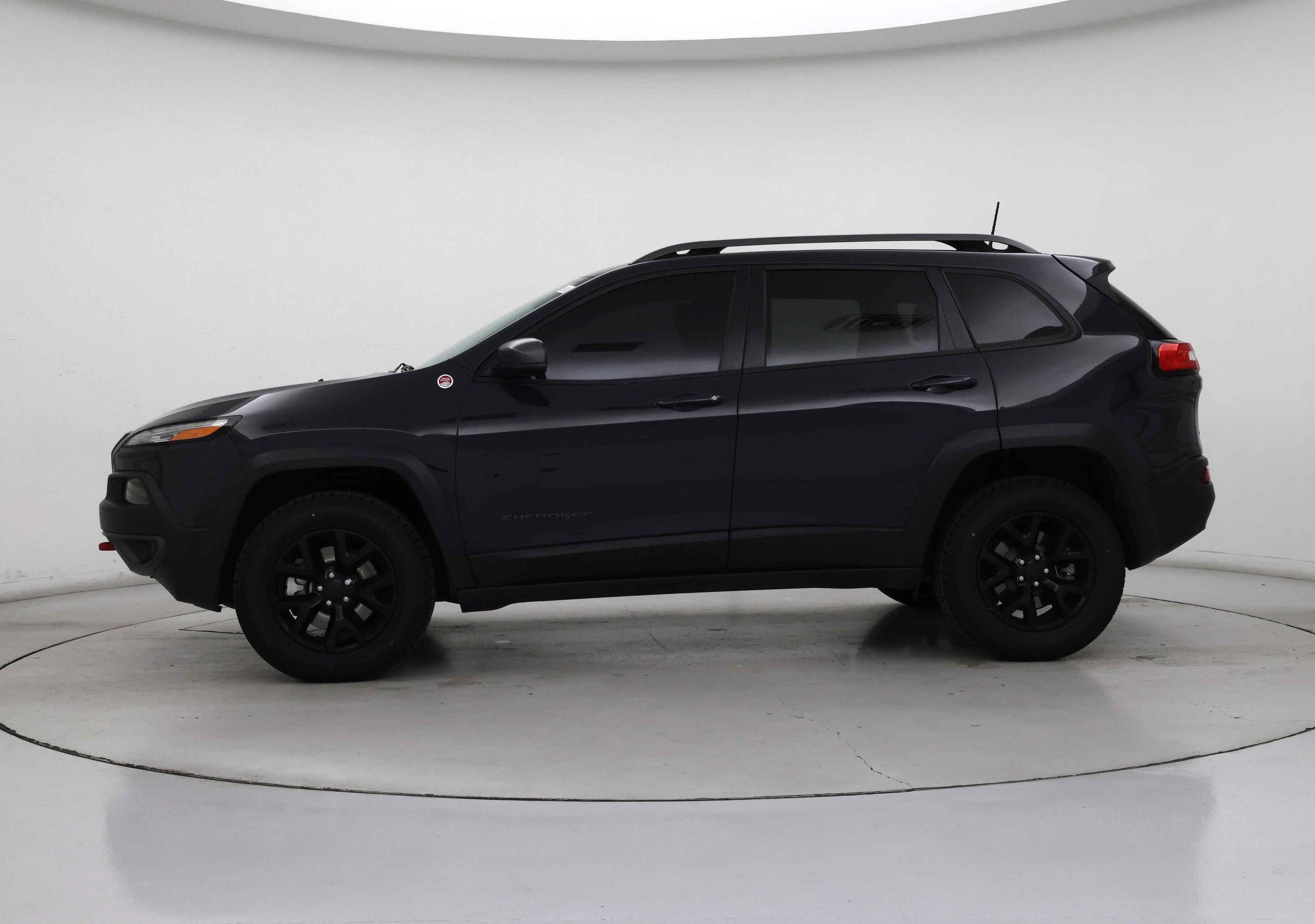 Thumbnail: 2017 Jeep Cherokee - 3