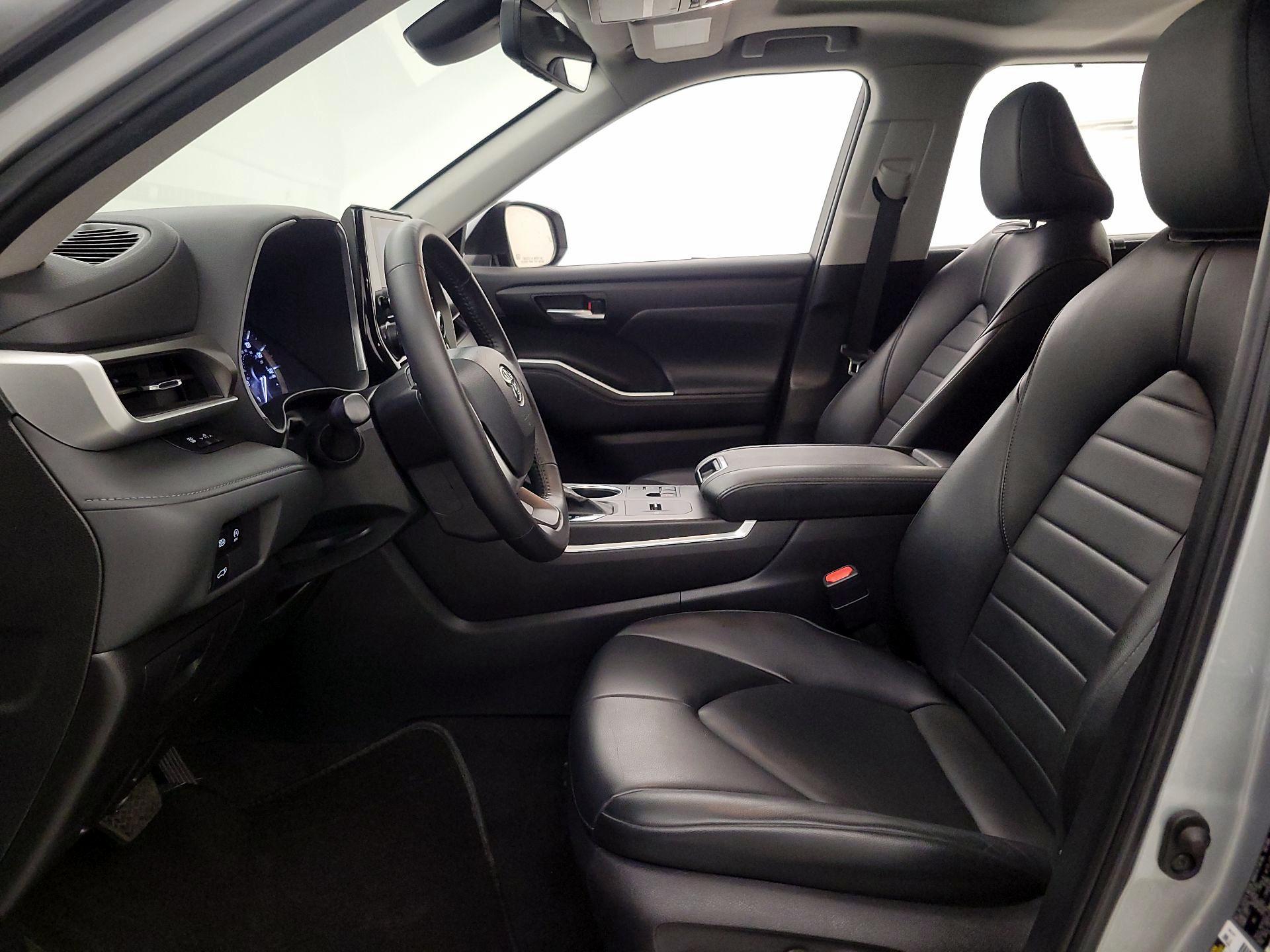 Thumbnail: 2024 Toyota Highlander - 11