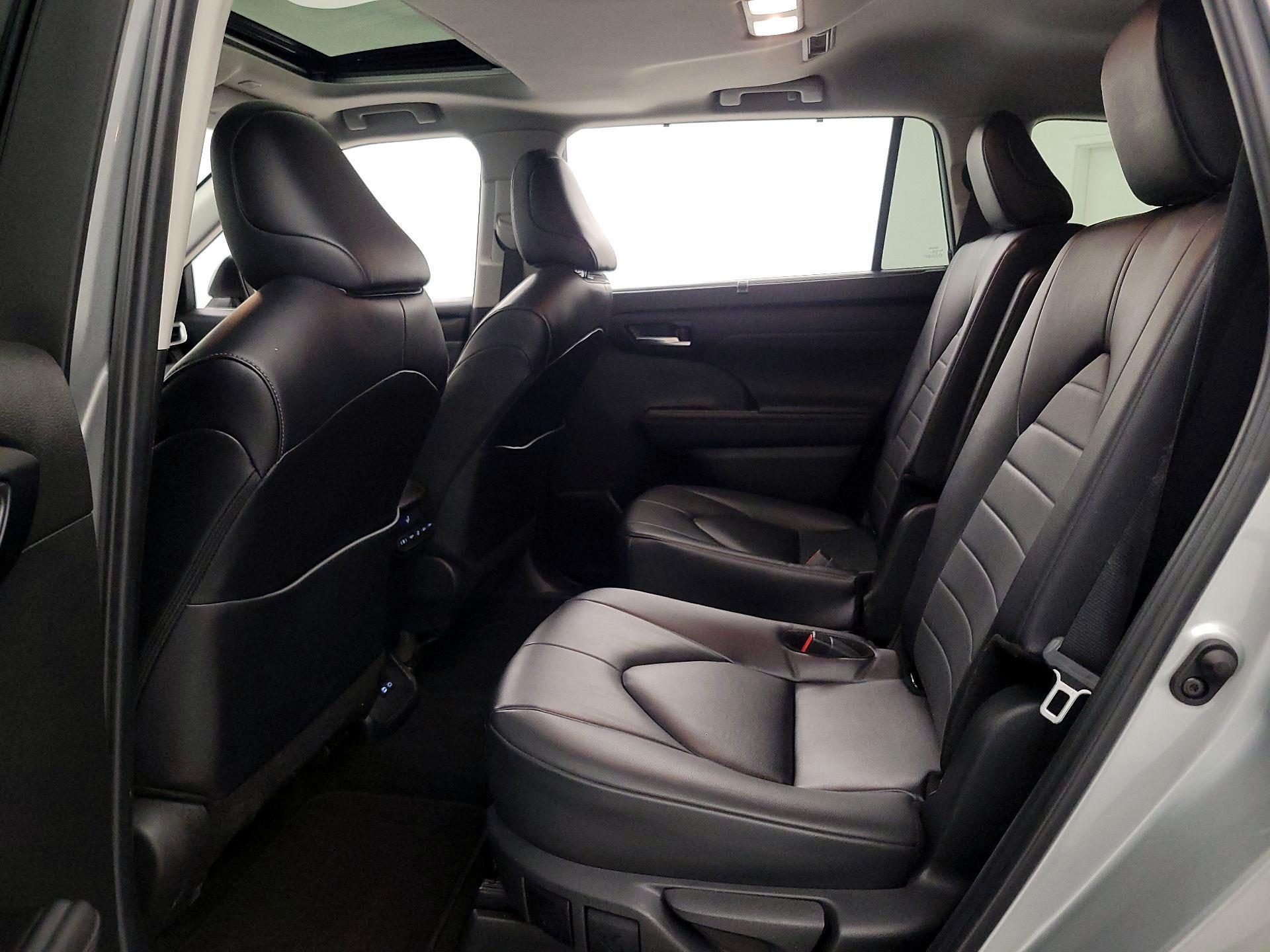 Thumbnail: 2024 Toyota Highlander - 20