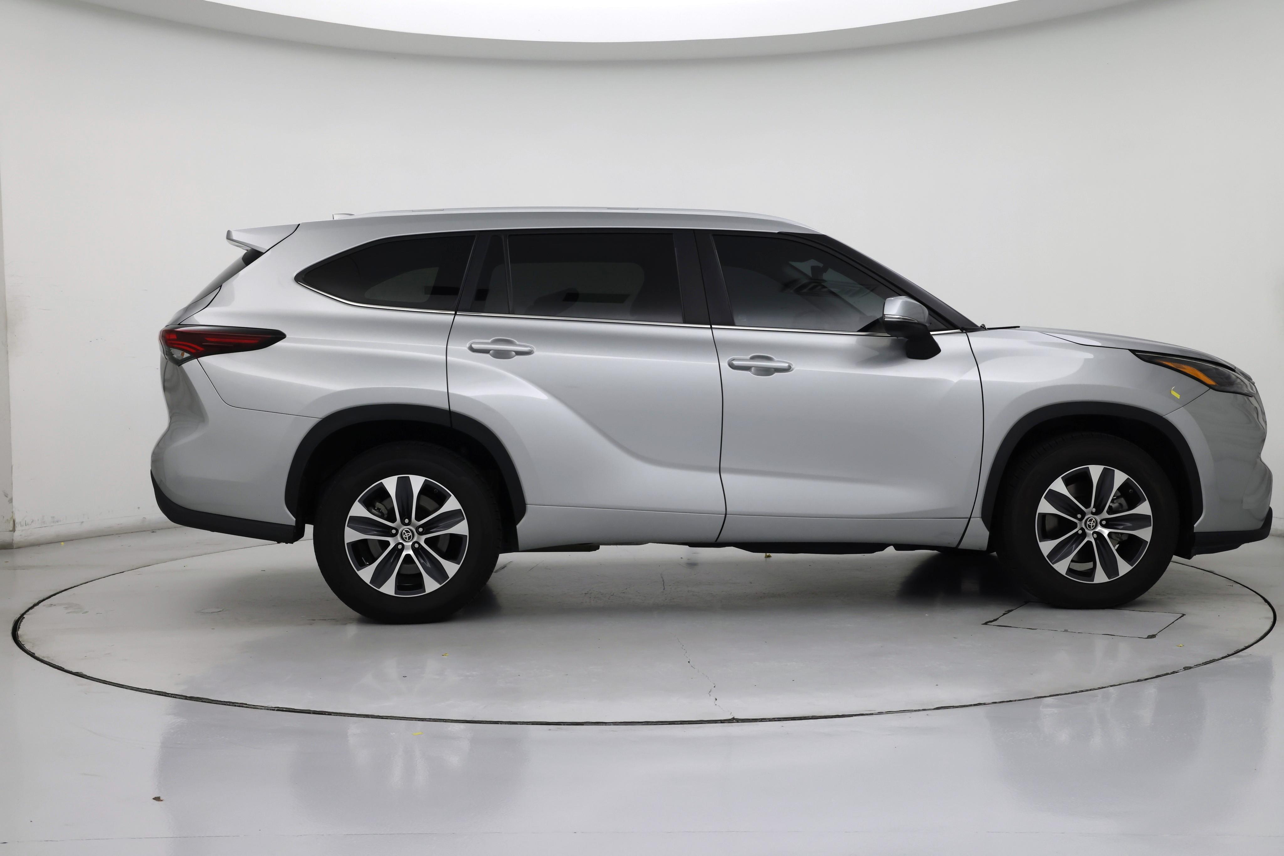 Thumbnail: 2024 Toyota Highlander - 7