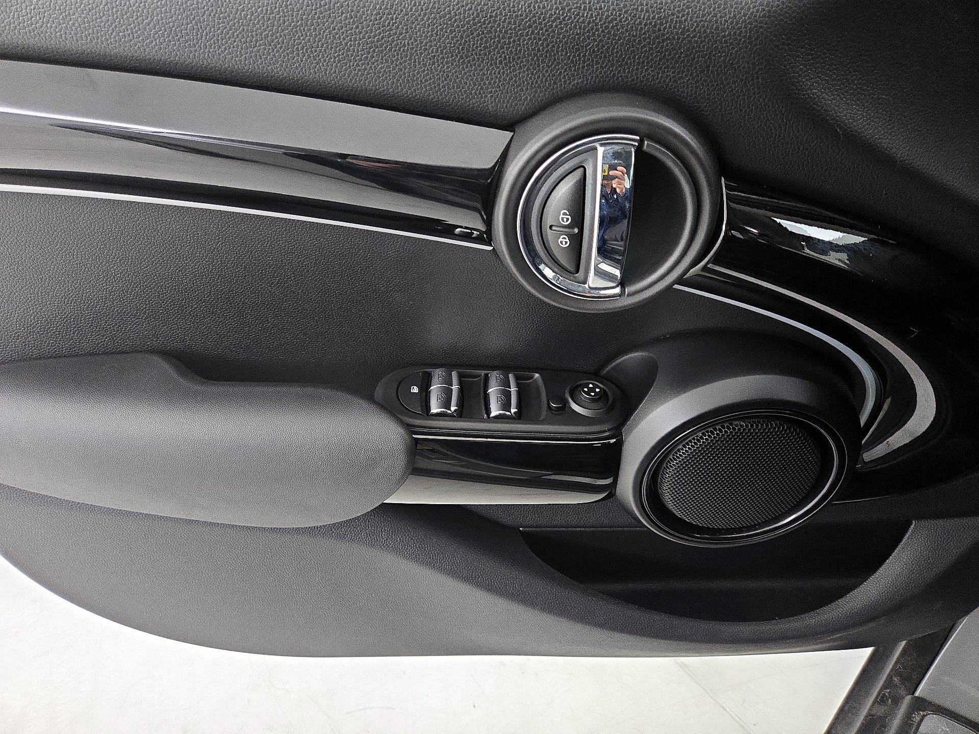 Thumbnail: 2022 MINI Cooper Hardtop - 12