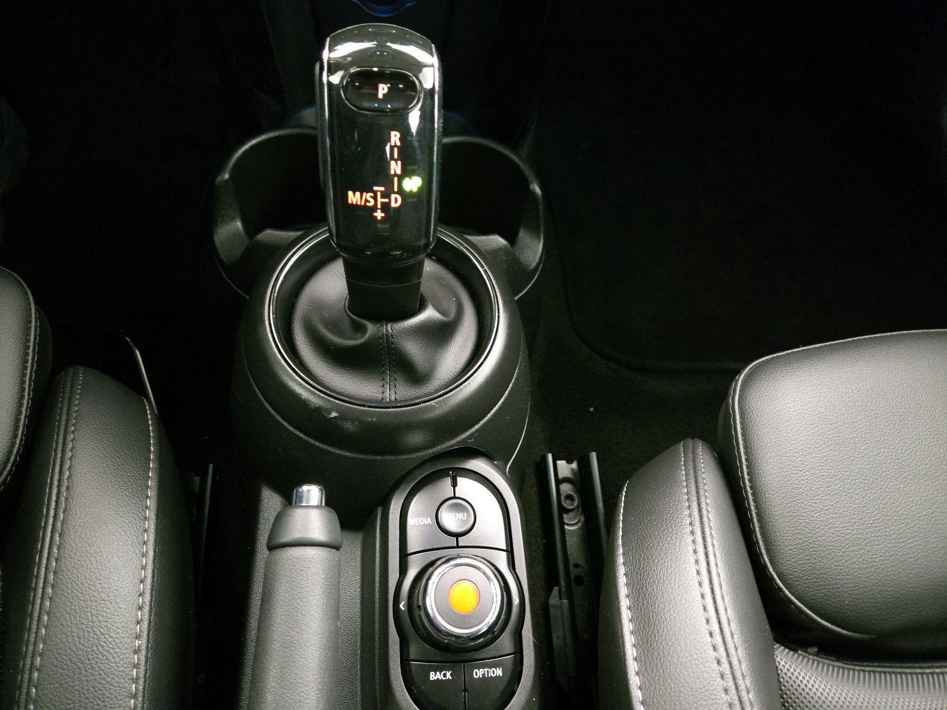 Thumbnail: 2022 MINI Cooper Hardtop - 17