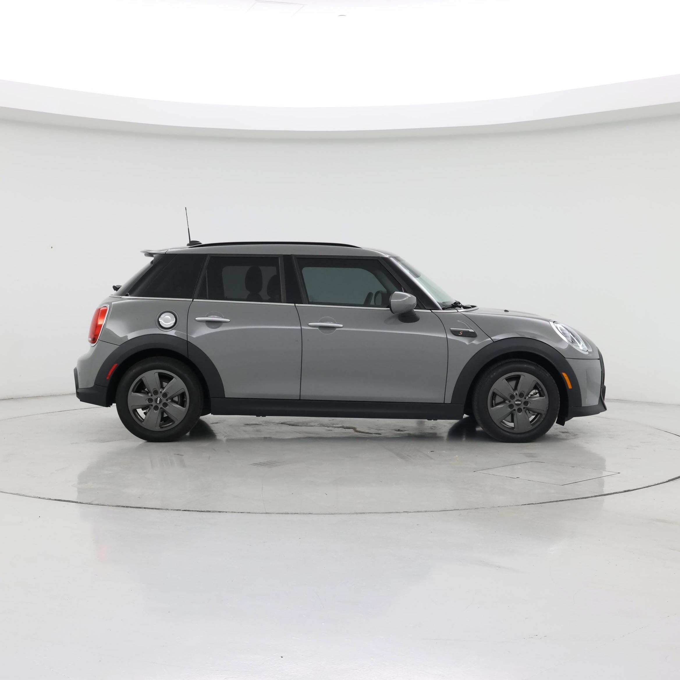 Thumbnail: 2022 MINI Cooper Hardtop - 7
