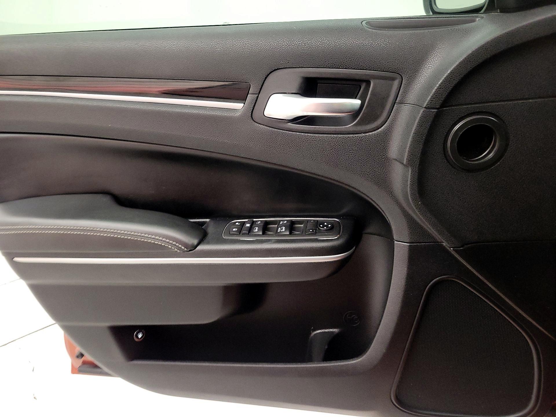 Thumbnail: 2021 Chrysler 300 - 12