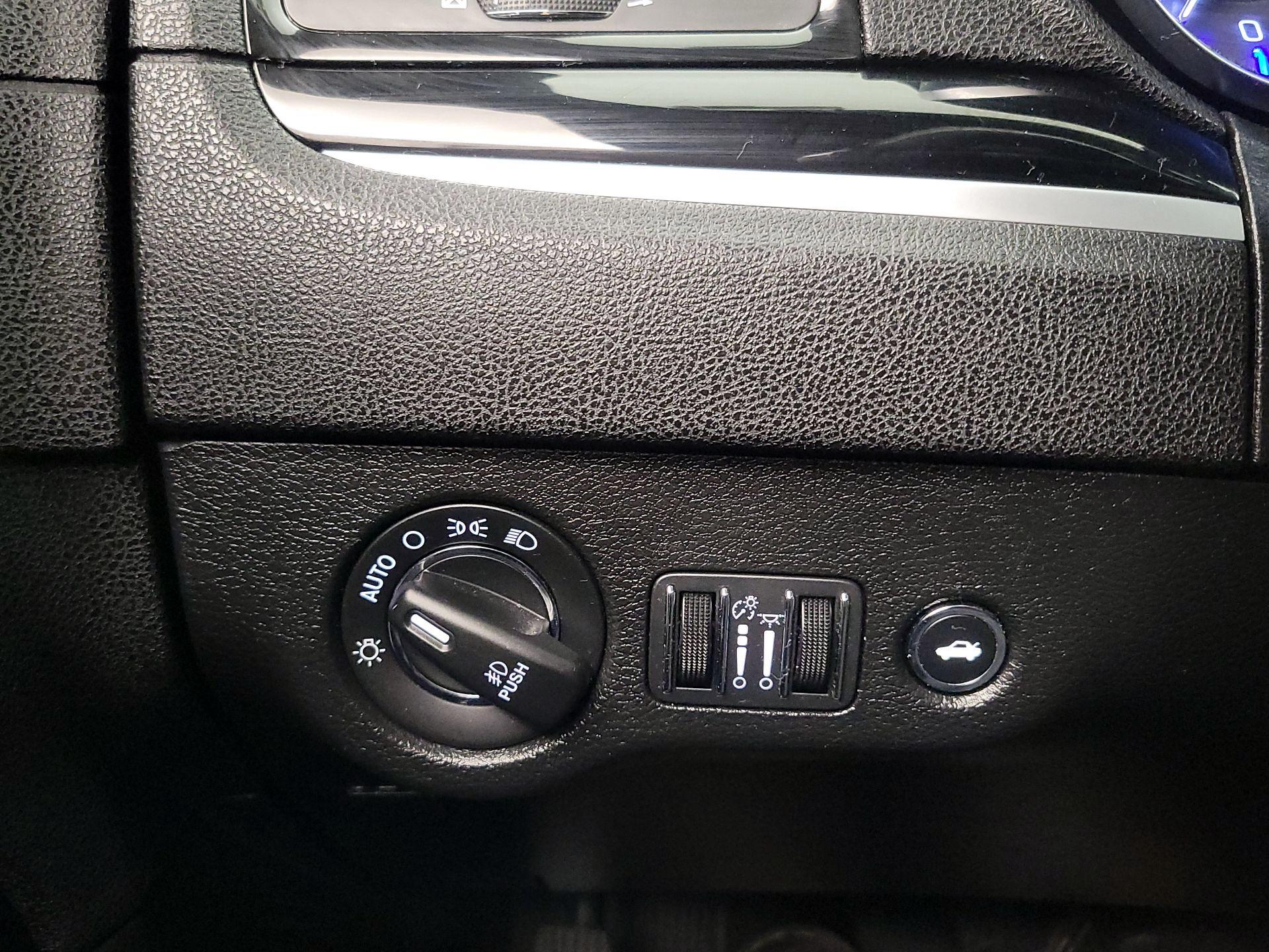 Thumbnail: 2021 Chrysler 300 - 13