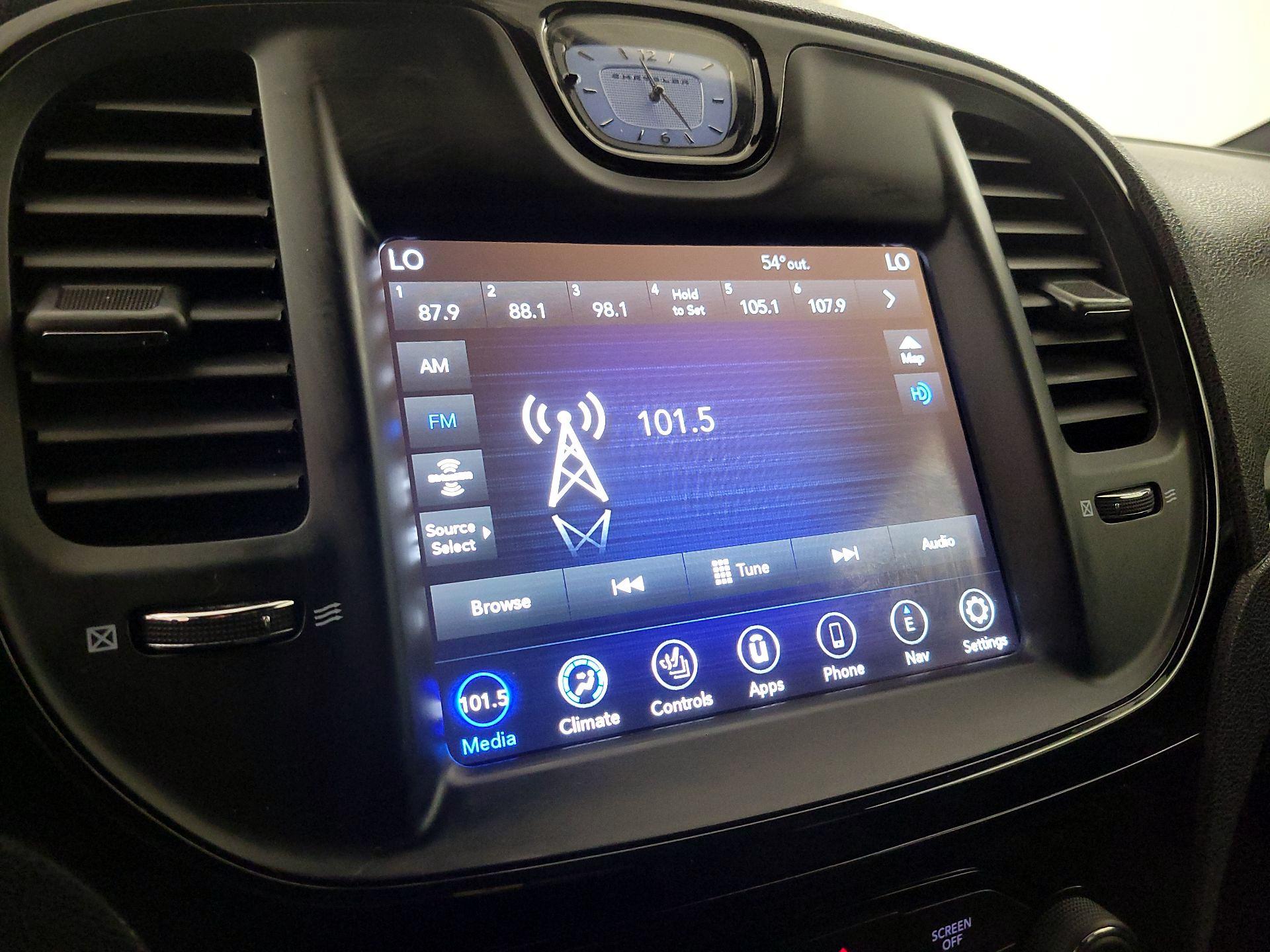 Thumbnail: 2021 Chrysler 300 - 16